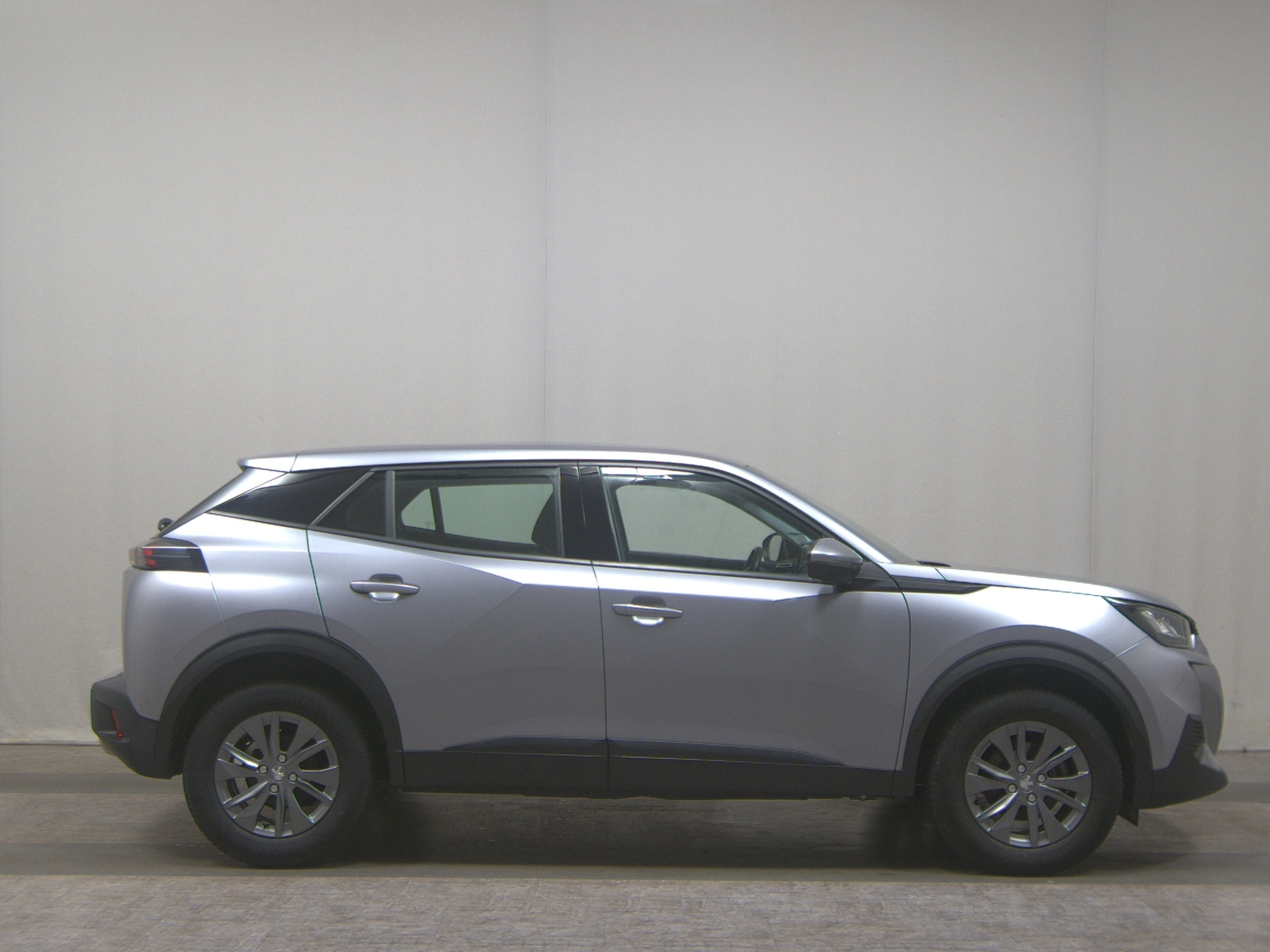 Peugeot 2008 1.2 PureTech Active Navi LED Shz