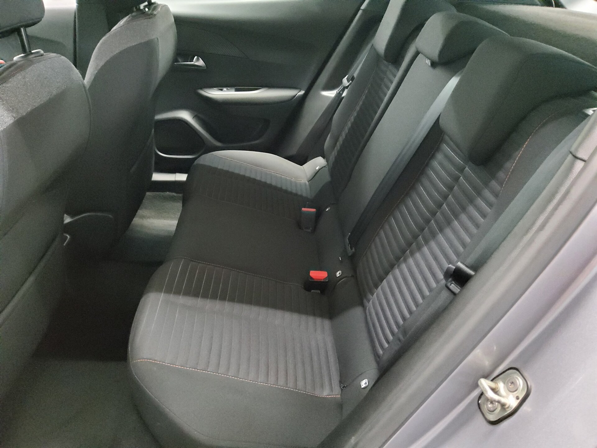 Peugeot 2008 1.2 PureTech Active Navi LED Shz 13