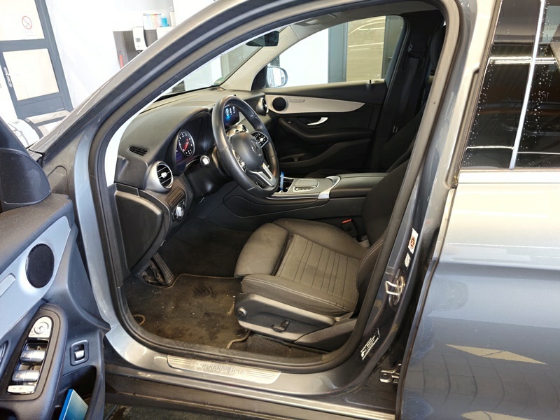 Mercedes-Benz GLC 200 d 4M NAVI LED RADIO TEMPO MFL 6