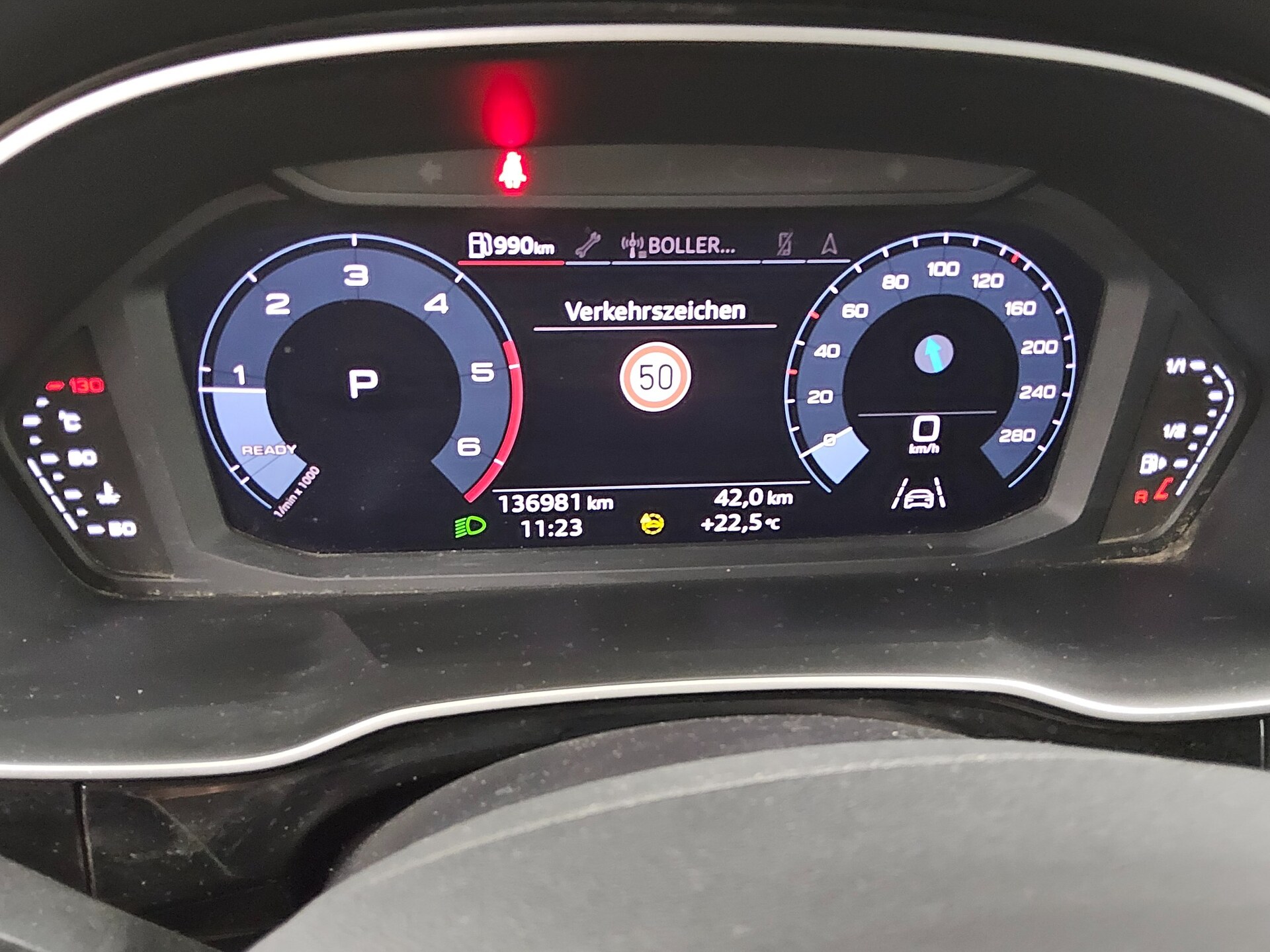 Audi Q3 35 TDI Navi LED virtual AHK PDC Tempomat 8