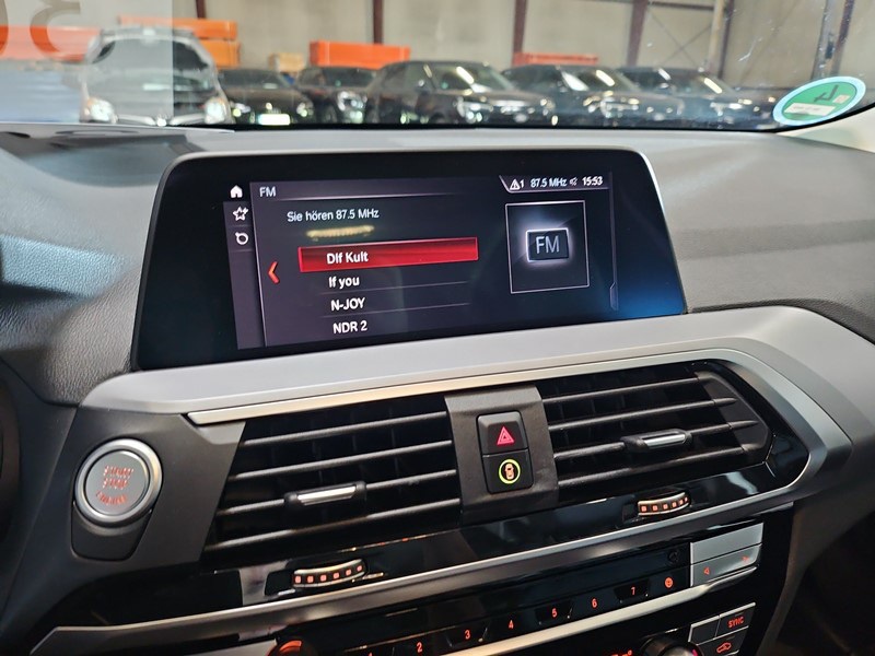 BMW X3 xDrive20d SPORTSITZE KLIMAAUT LED RADIO MFL 8