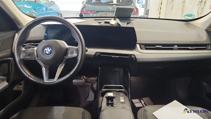 BMW iX1 NAVI KLIMAAUT LED RADIO SHZ 5