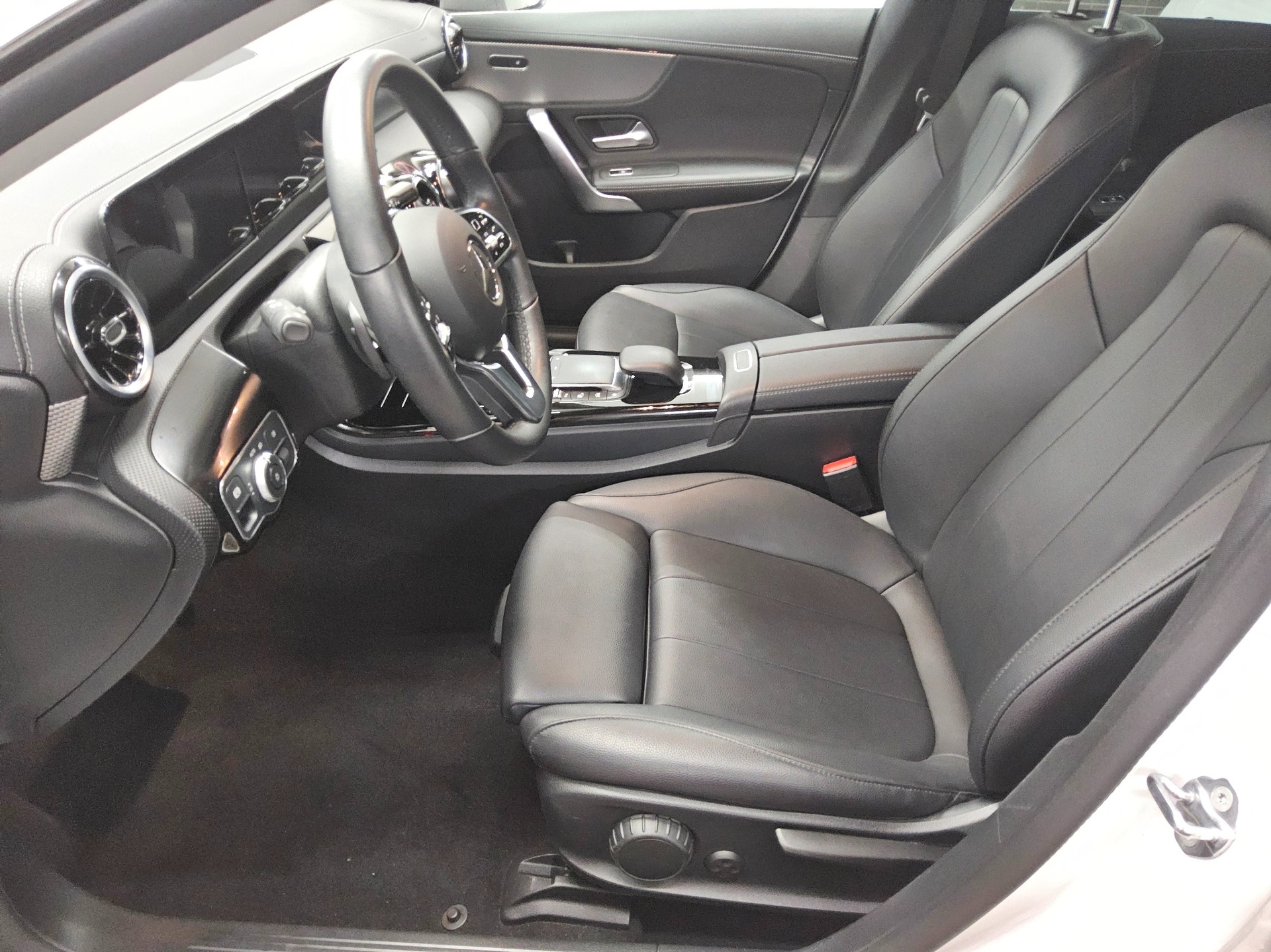 Mercedes-Benz CLA 250 Shooting Brake e Progressive Navi LED 9