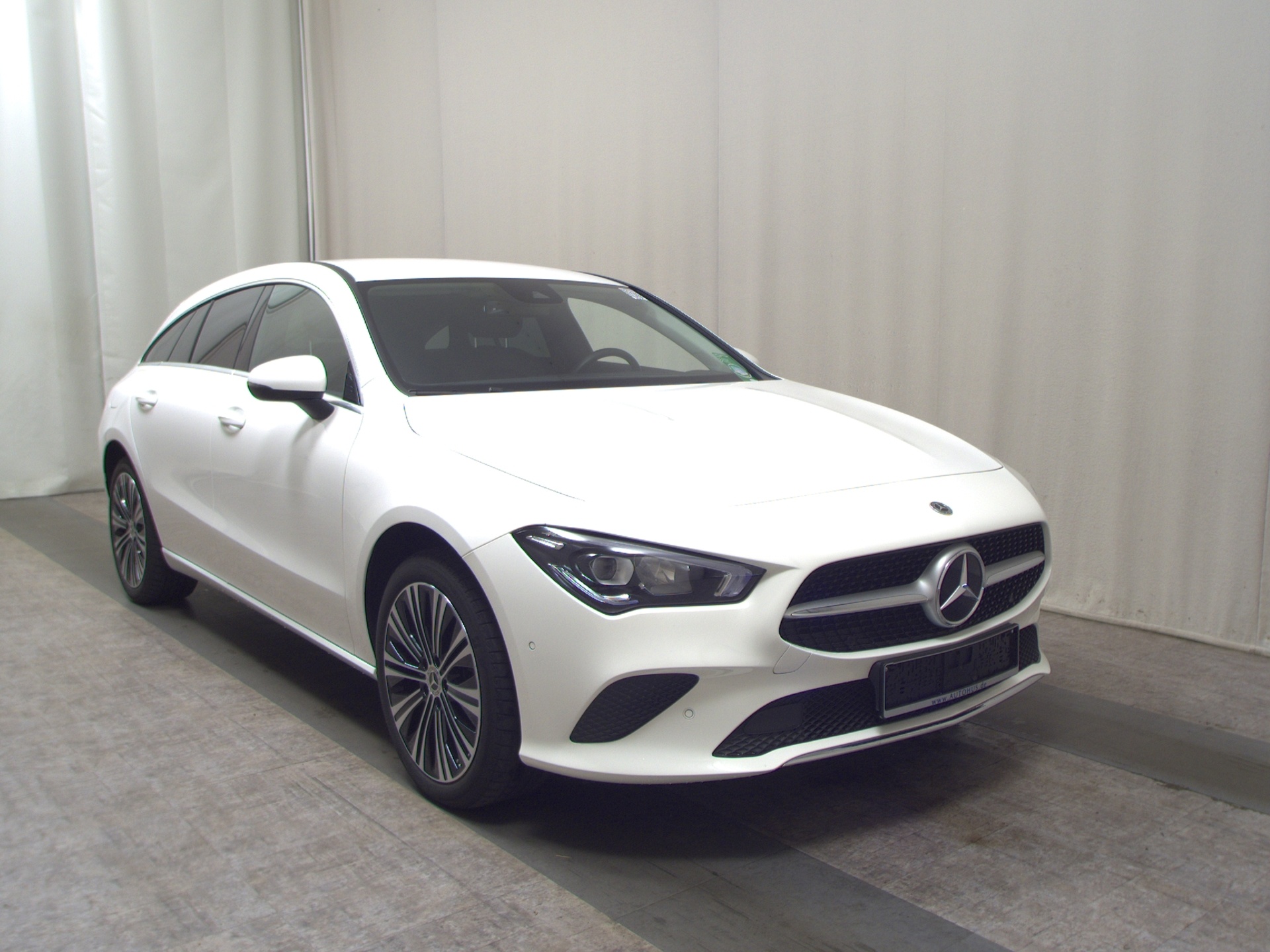 Mercedes-Benz CLA 250 Shooting Brake e Progressive Navi LED 3