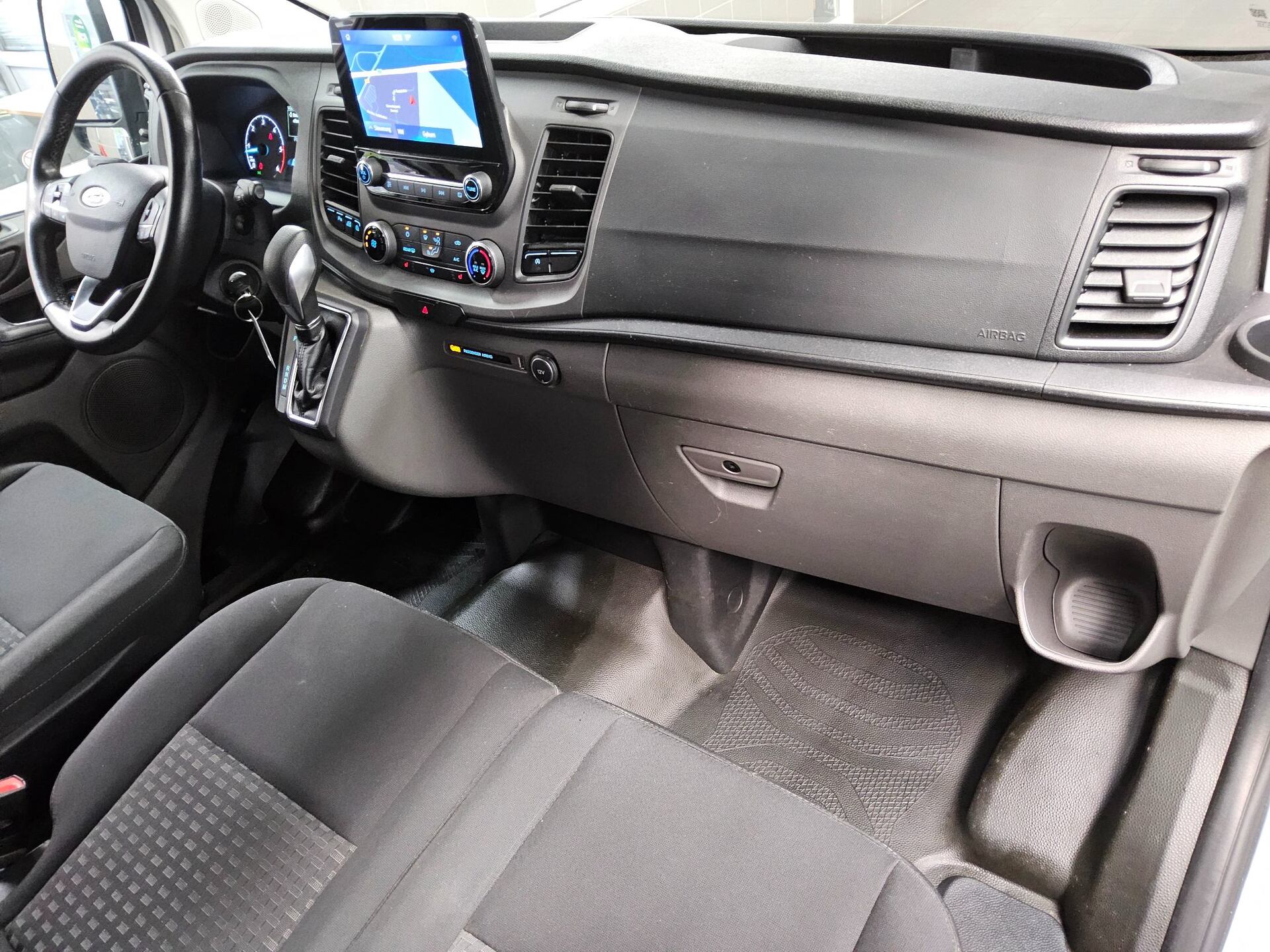 Ford Transit Custom L1H1 2.0 TDCi 3-Sitzer Navi PDC 5