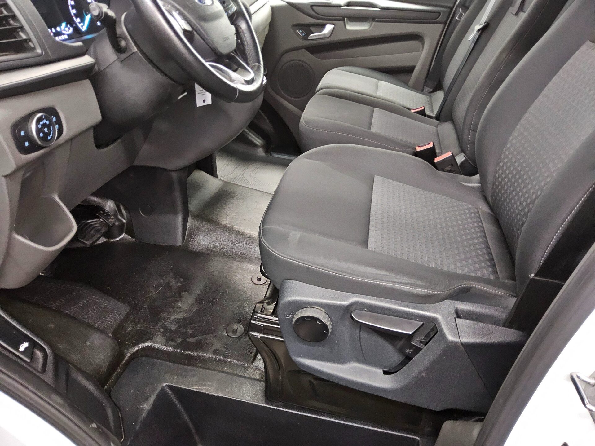 Ford Transit Custom L1H1 2.0 TDCi 3-Sitzer Navi PDC 8