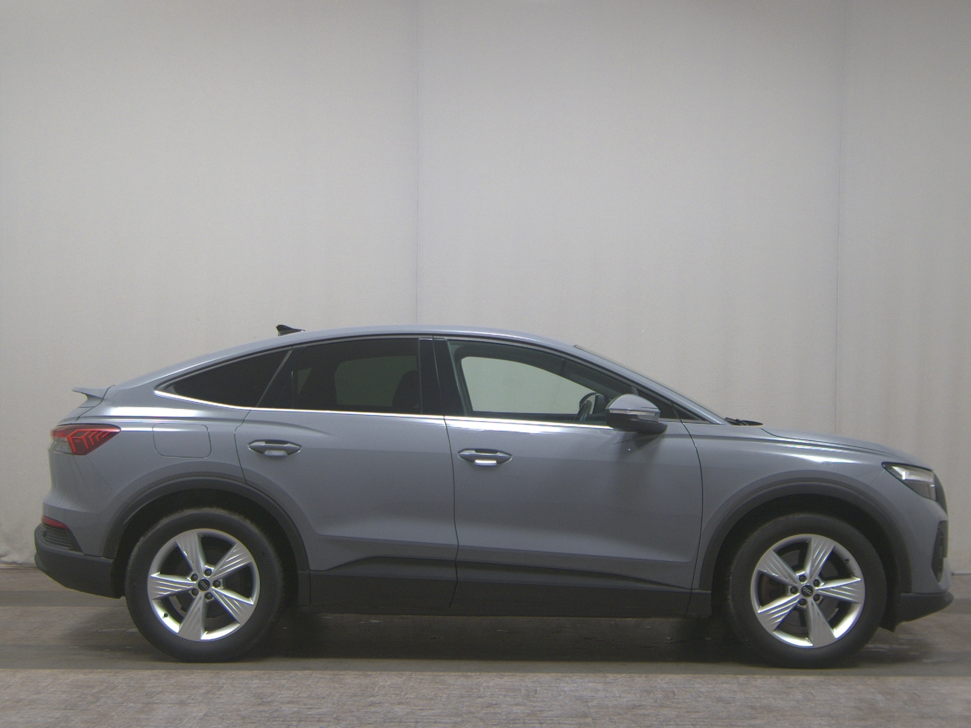 Audi Q4 e-tron 40 e-tron Navi LED vc Shz PDC
