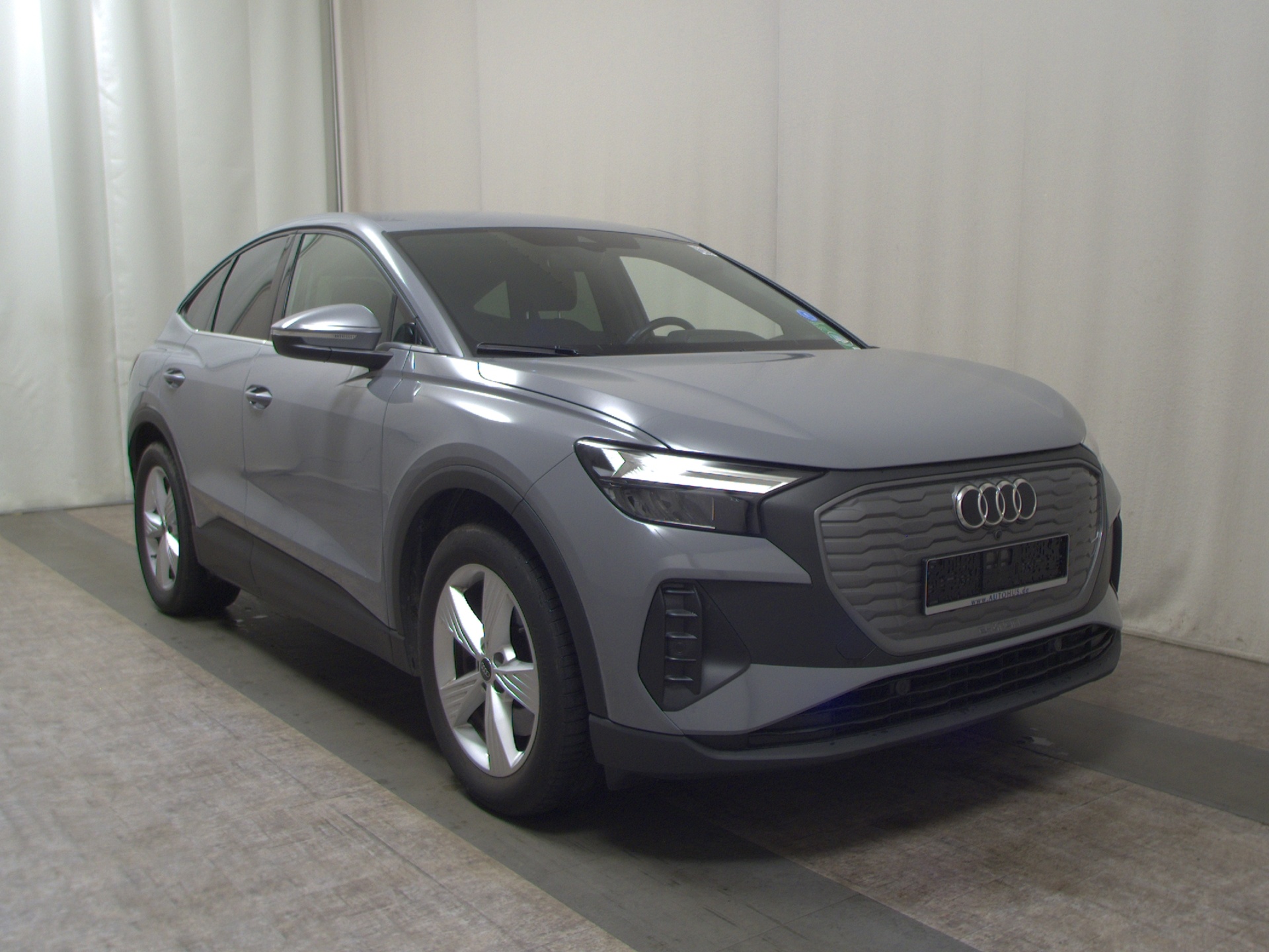Audi Q4 e-tron 40 e-tron Navi LED vc Shz PDC 3