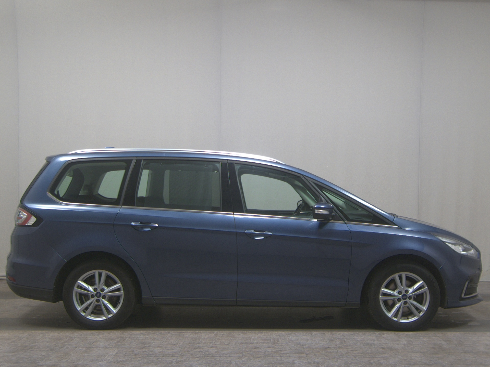 Ford Galaxy 2.0 EB Titanium 7-Sitzer Navi Shz  Pano