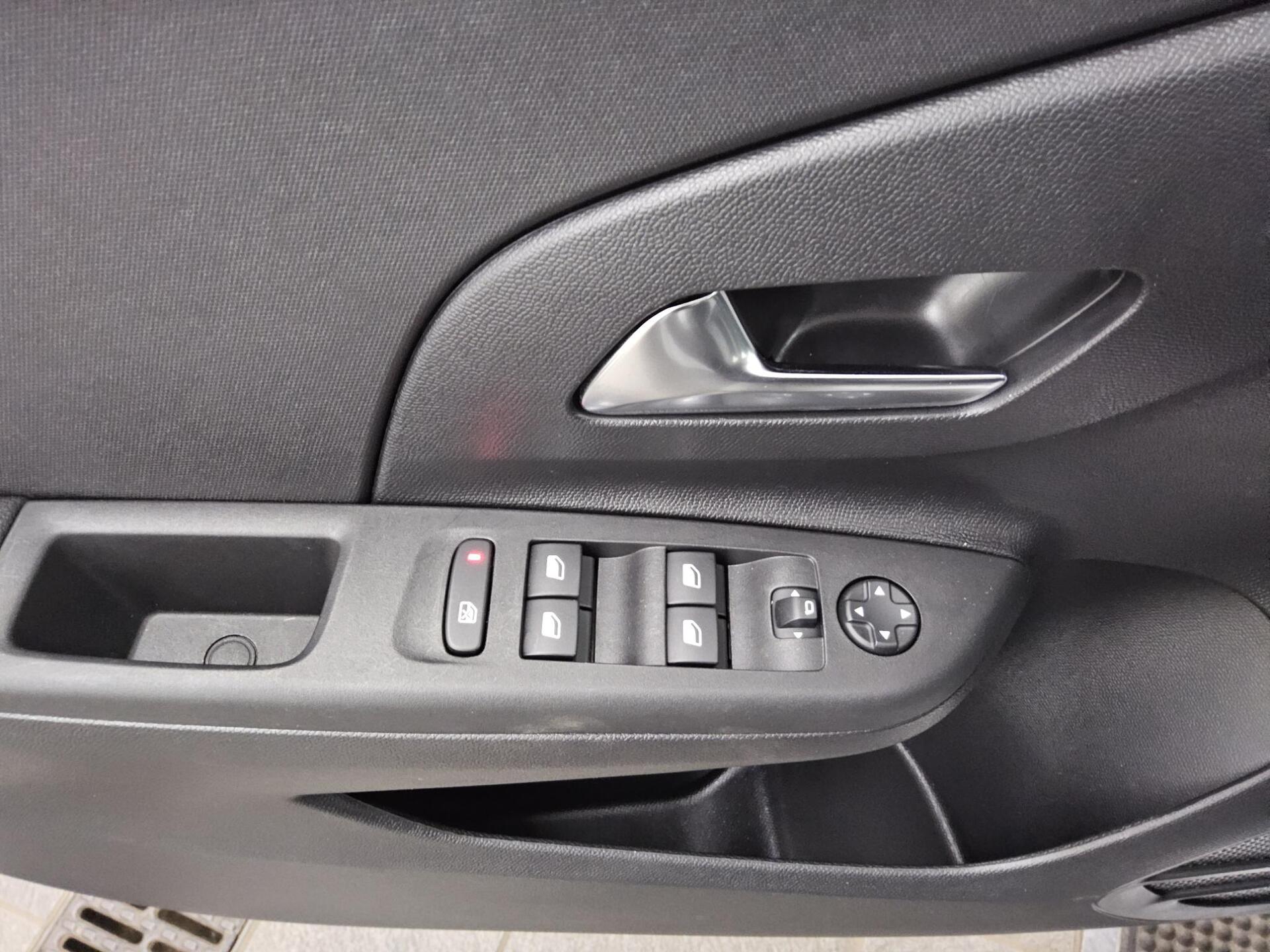 Opel Corsa 1.2 KLIMA RADIO TEMPO VC 9