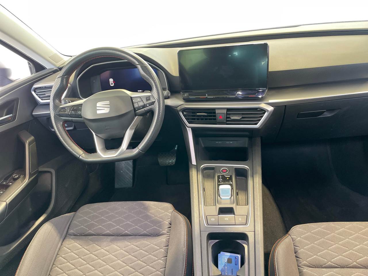 Seat Leon Sportstourer 2.0 TDI FR-Line NAVI KLIMAAUT LED SHZ PDC 5