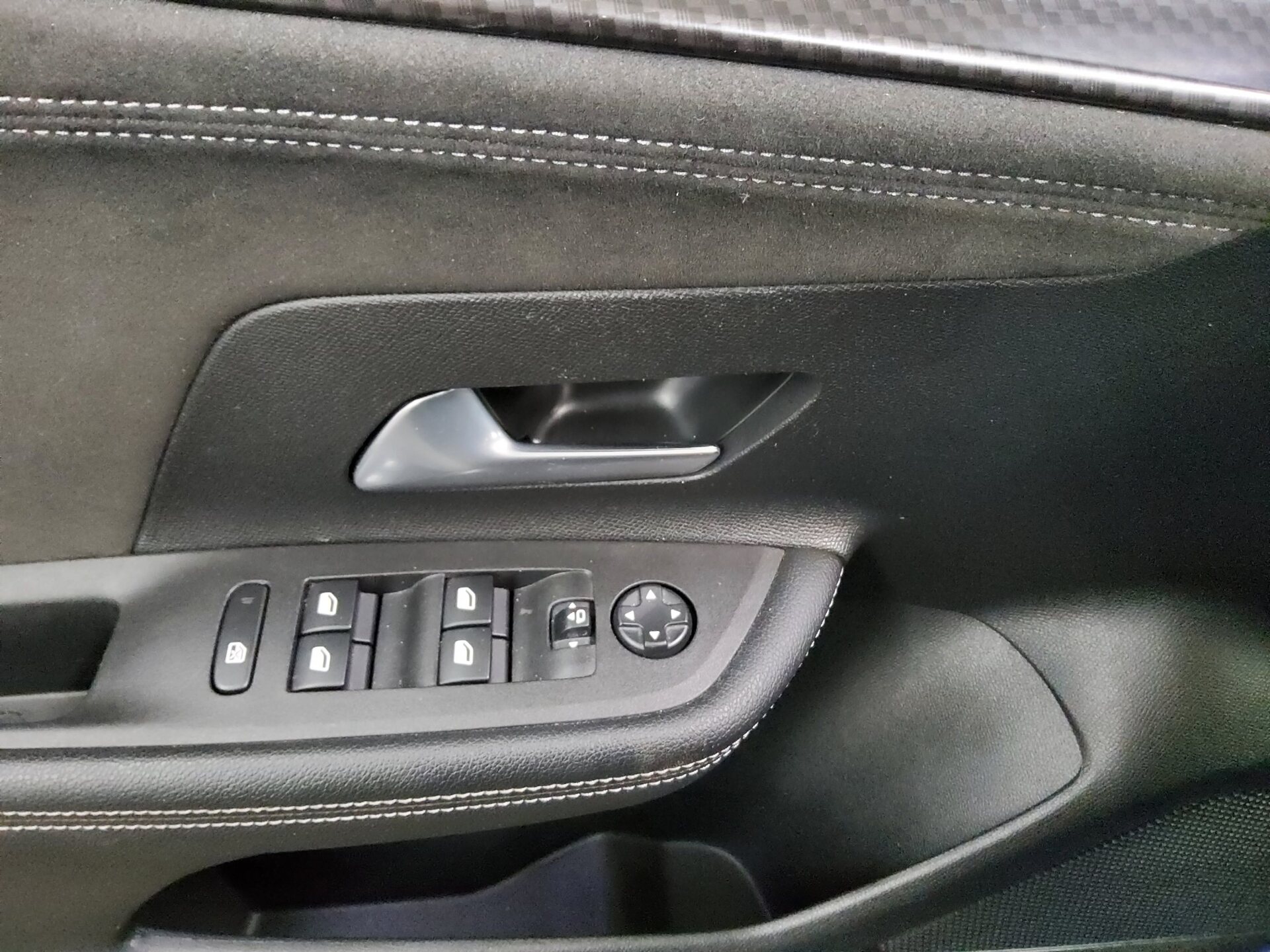 Opel Mokka-e Ultimate Navi LED Shz RFK PDC 10
