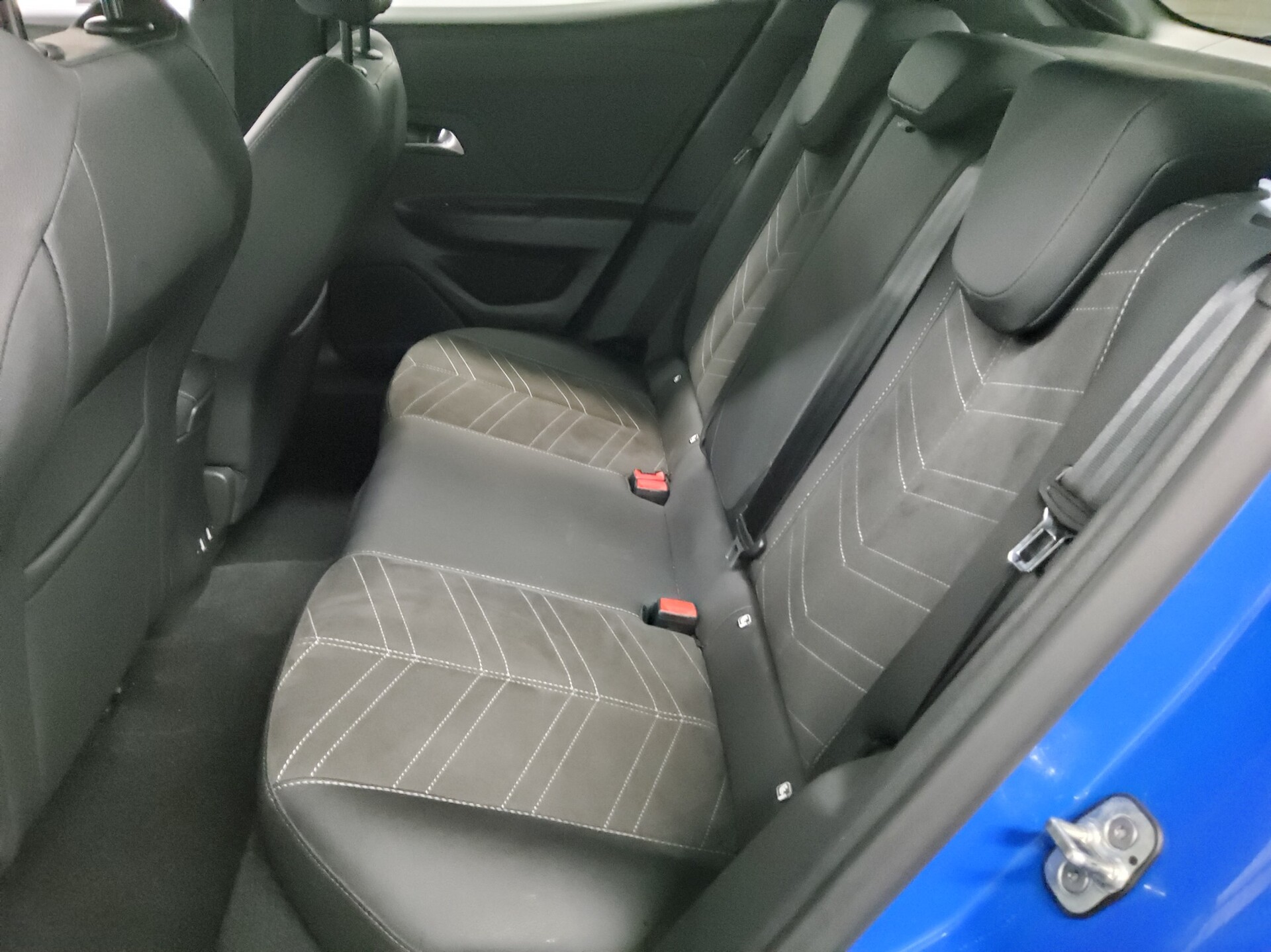 Opel Mokka-e Ultimate Navi LED Shz RFK PDC 13