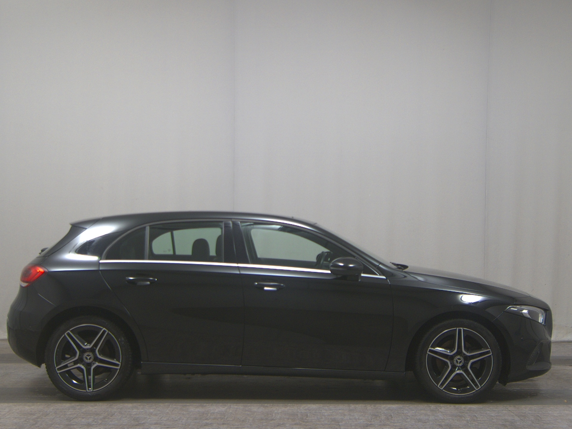 Mercedes-Benz A 200 d T-Leder Navi LED Pano MBUX+ Distr.+ RFK