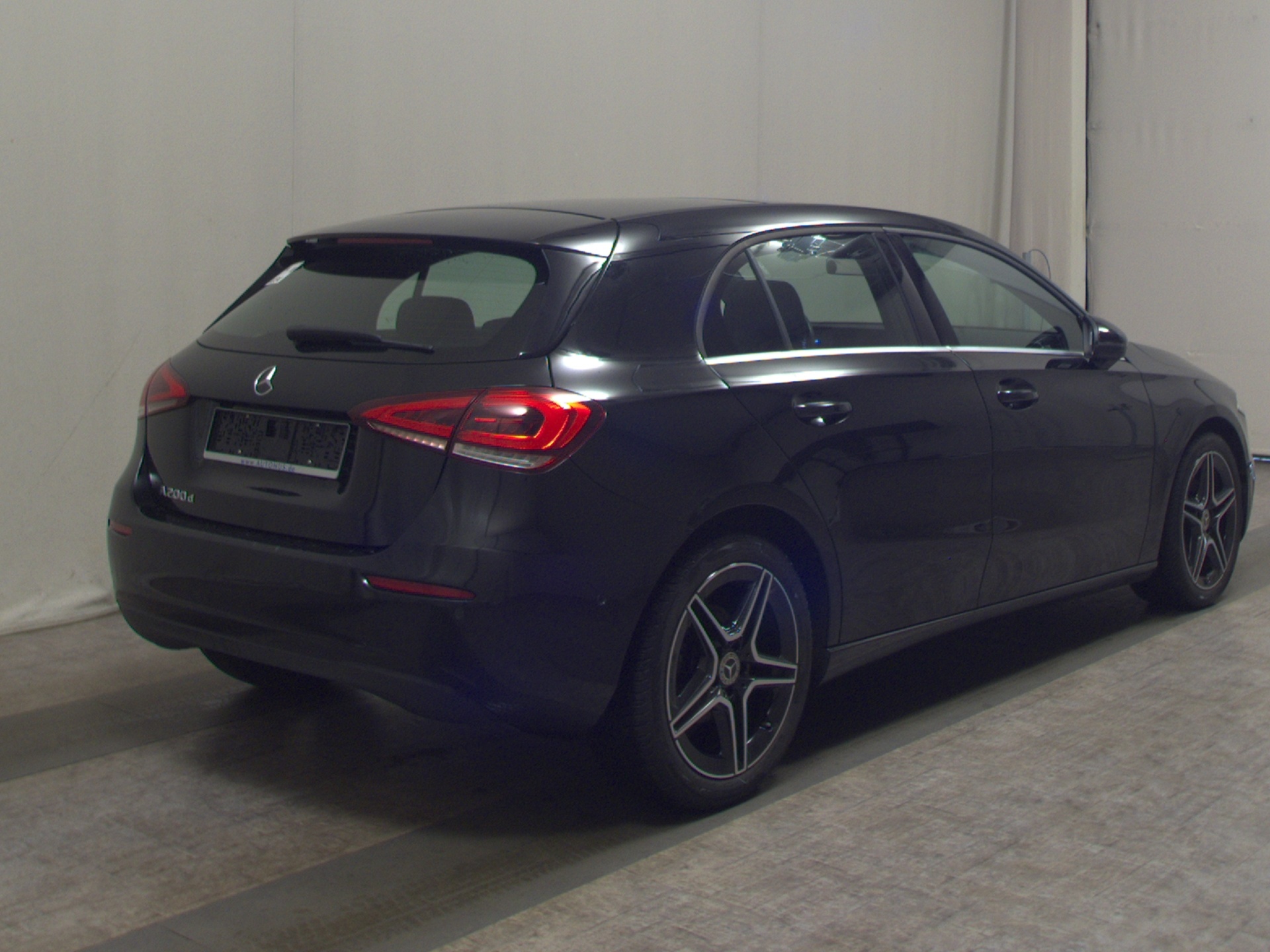 Mercedes-Benz A 200 d T-Leder Navi LED Pano MBUX+ Distr.+ RFK 4