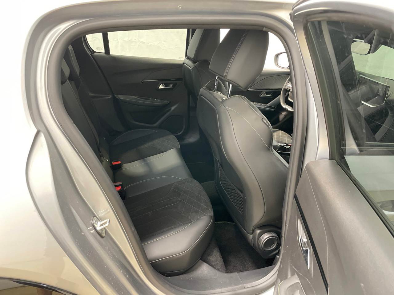 Peugeot 208 BlueHDi 130 GT-Line T-LEDER NAVI KLIMAAUT LED SHZ 7