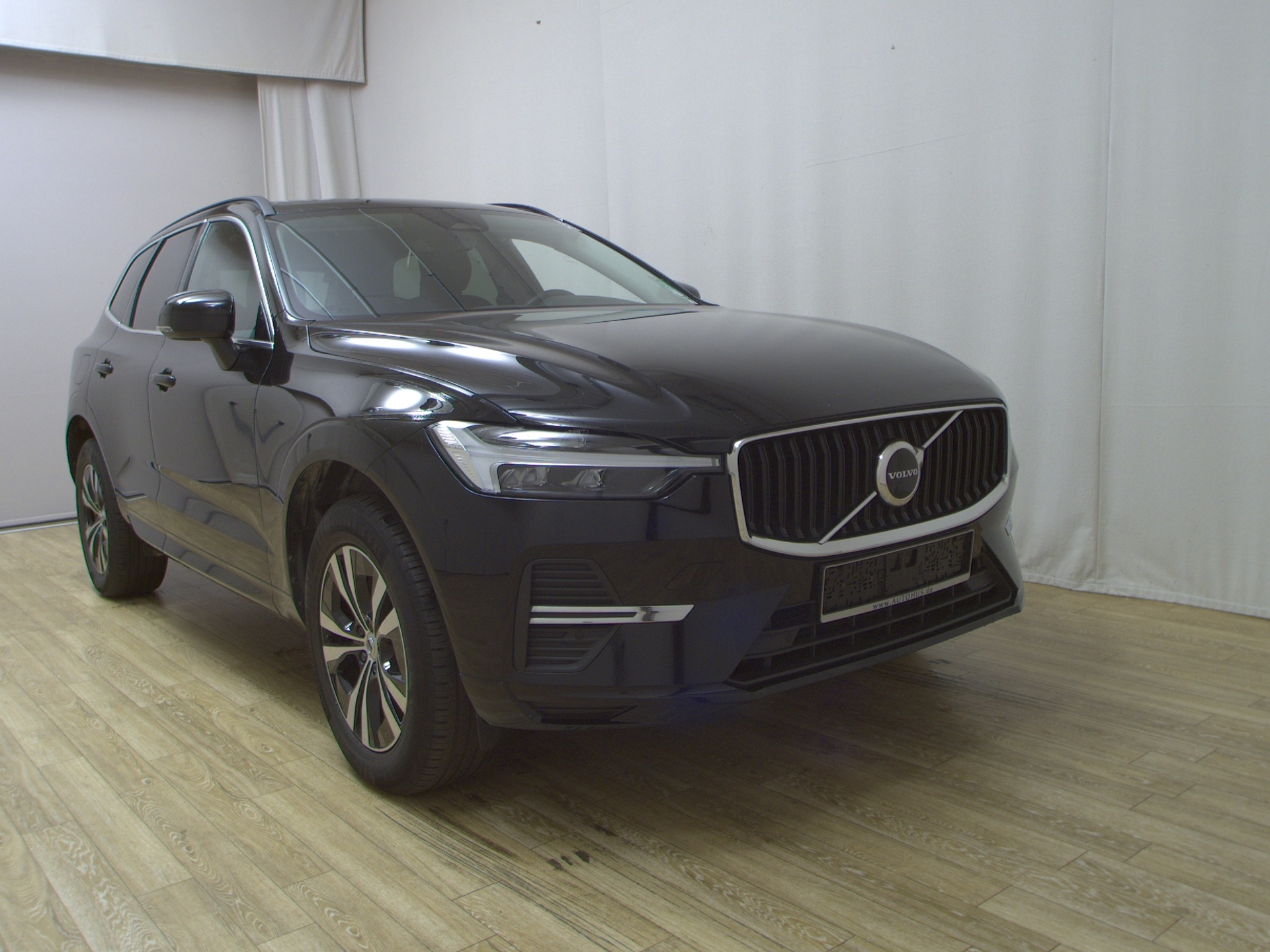 Volvo XC60 B4 D AWD Momentum Pro Navi LED 4xShz RFK 3