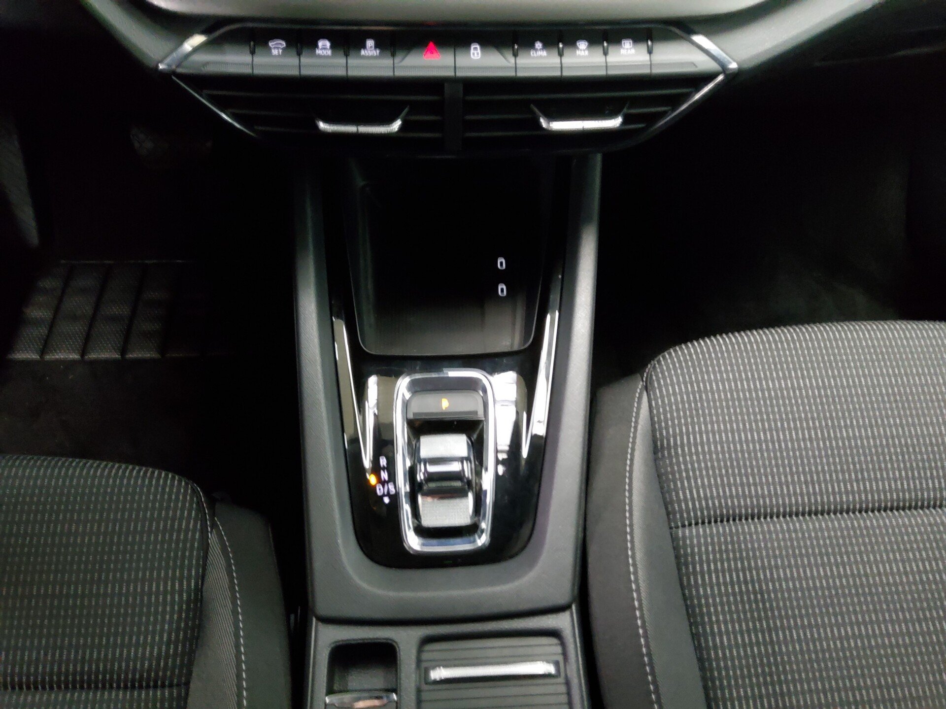 Skoda Octavia Kombi 2.0 TDI Ambition Navi LED vc RfK 6