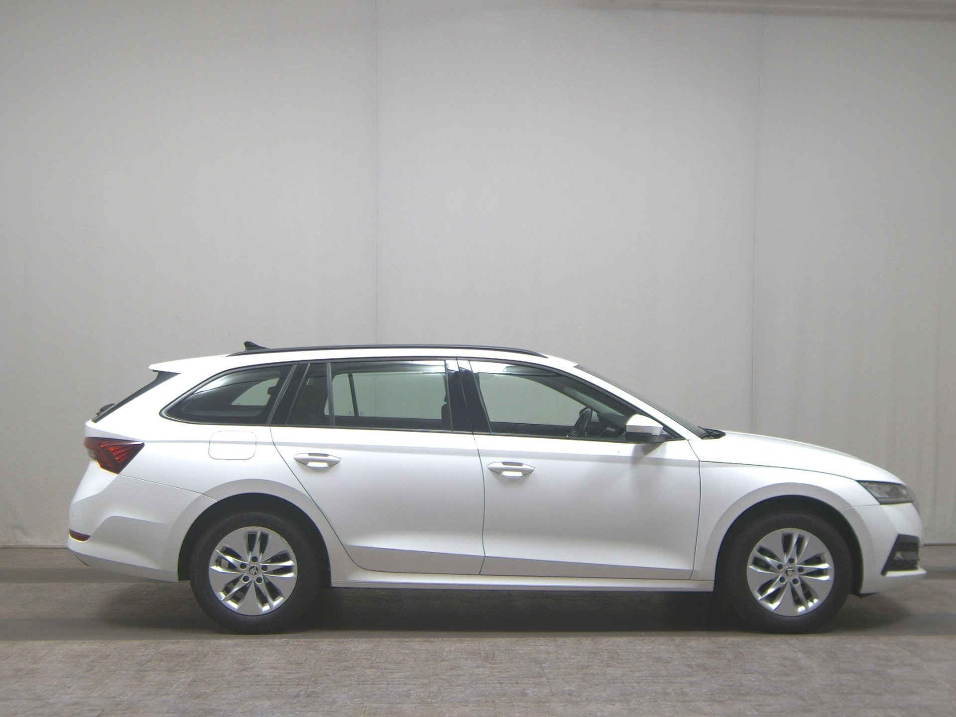 Skoda Octavia Kombi 2.0 TDI Ambition Navi LED VC RFK ACC