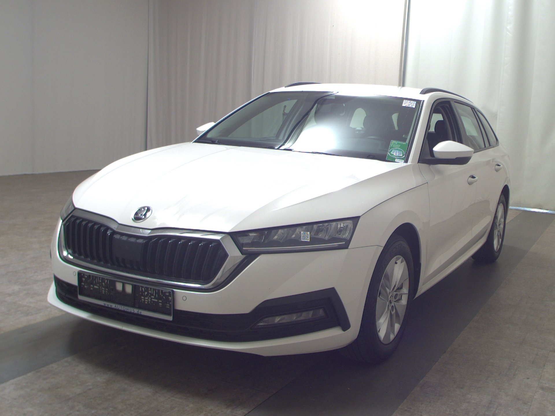 Skoda Octavia Kombi 2.0 TDI Ambition Navi LED VC RFK ACC 2