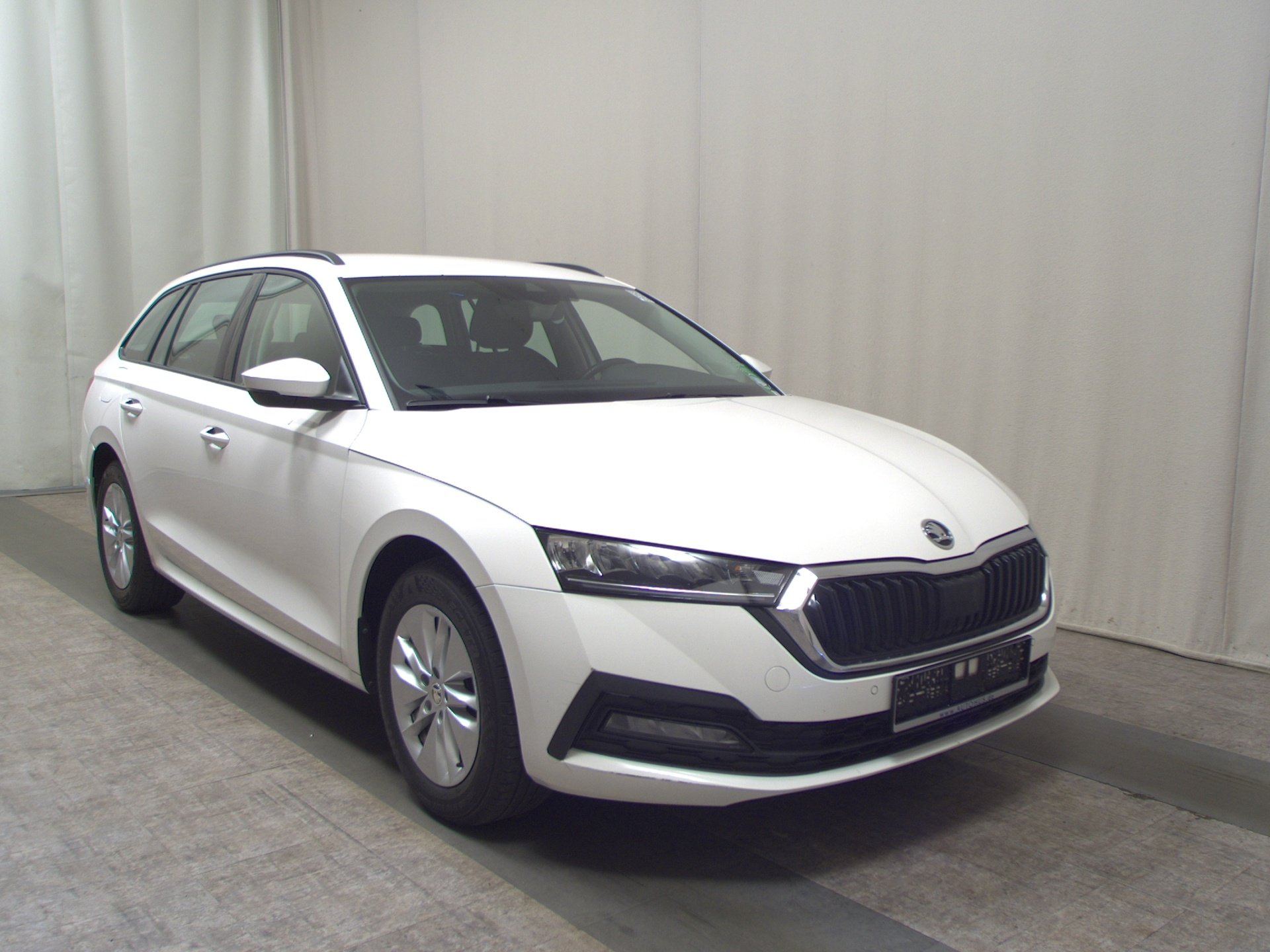 Skoda Octavia Kombi 2.0 TDI Ambition Navi LED VC RFK ACC 3