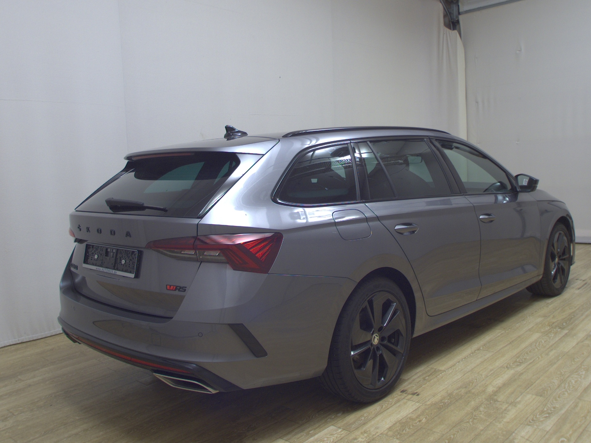 Skoda Octavia Kombi 2.0 TDI RS Navi LED vc HuD ACC Shz 4