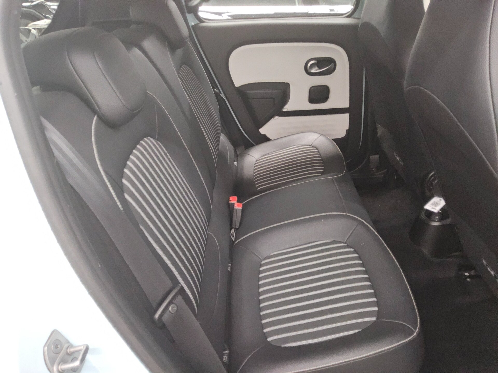 Renault Twingo Electric Techno Navi RfK LED PDC T-Leder 13