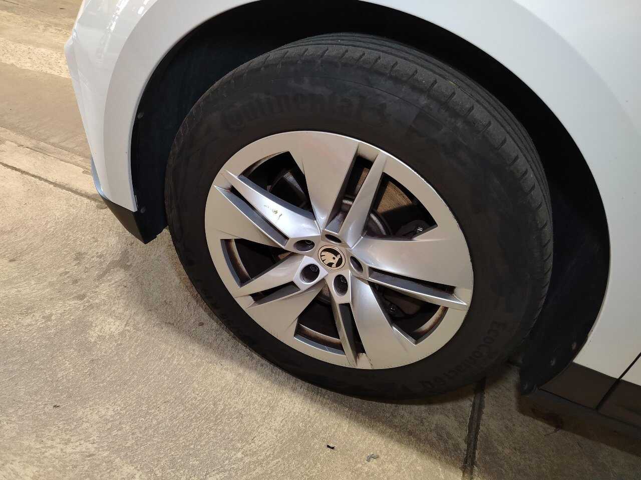 Skoda Enyaq iV 80 Loft NAVI LED Teilleder SHZ KAMERA 12