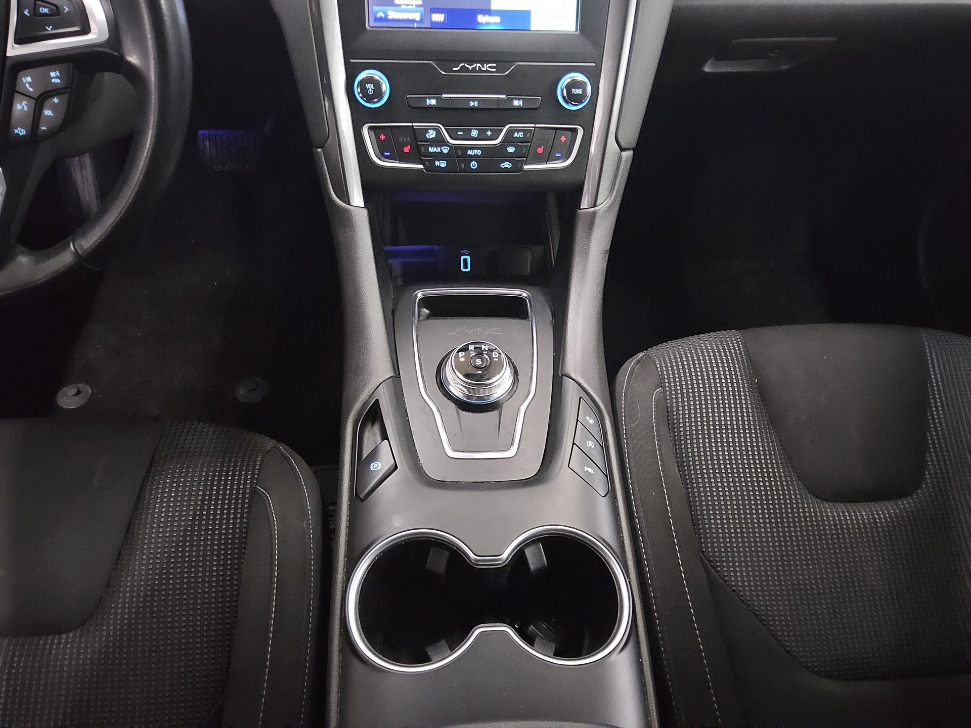 Ford Mondeo 2.0 EB Titanium Navi Rfk AHK DAB 6