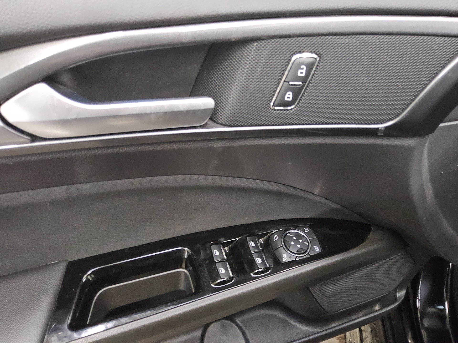 Ford Mondeo 2.0 EB Titanium Navi Rfk AHK DAB 9