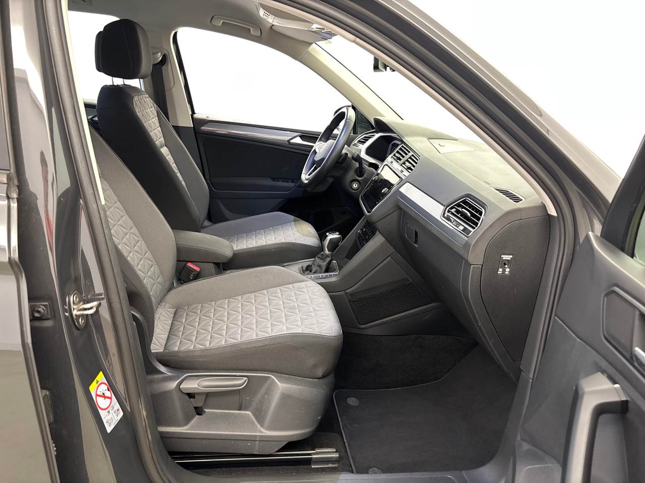 Volkswagen Tiguan 1.4 TSI eHybrid Life NAVI KLIMAAUT LED AID SHZ 6