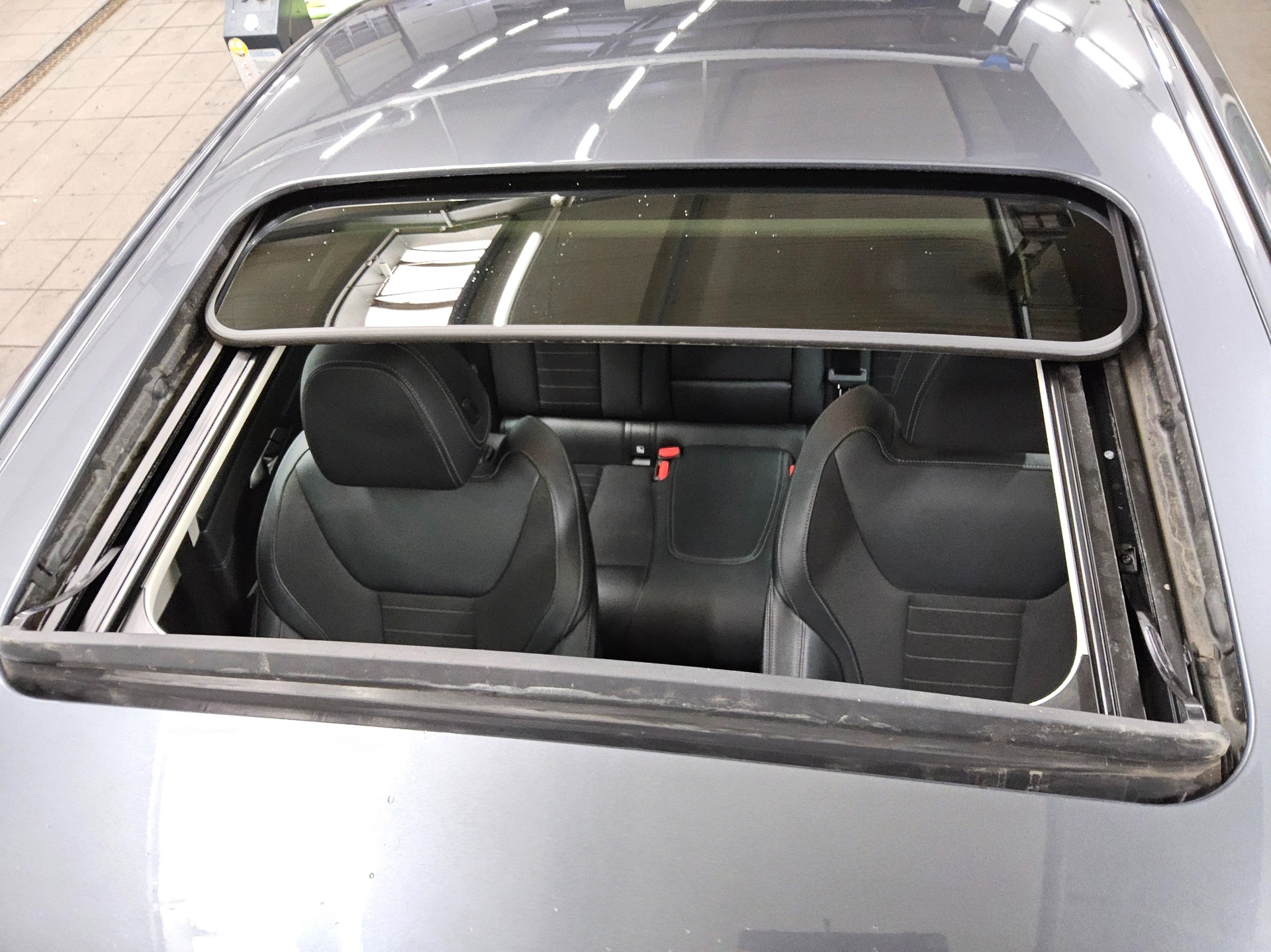 BMW 320i Sport-Line Navi LED+ LC-Pro GSD HiFi 12