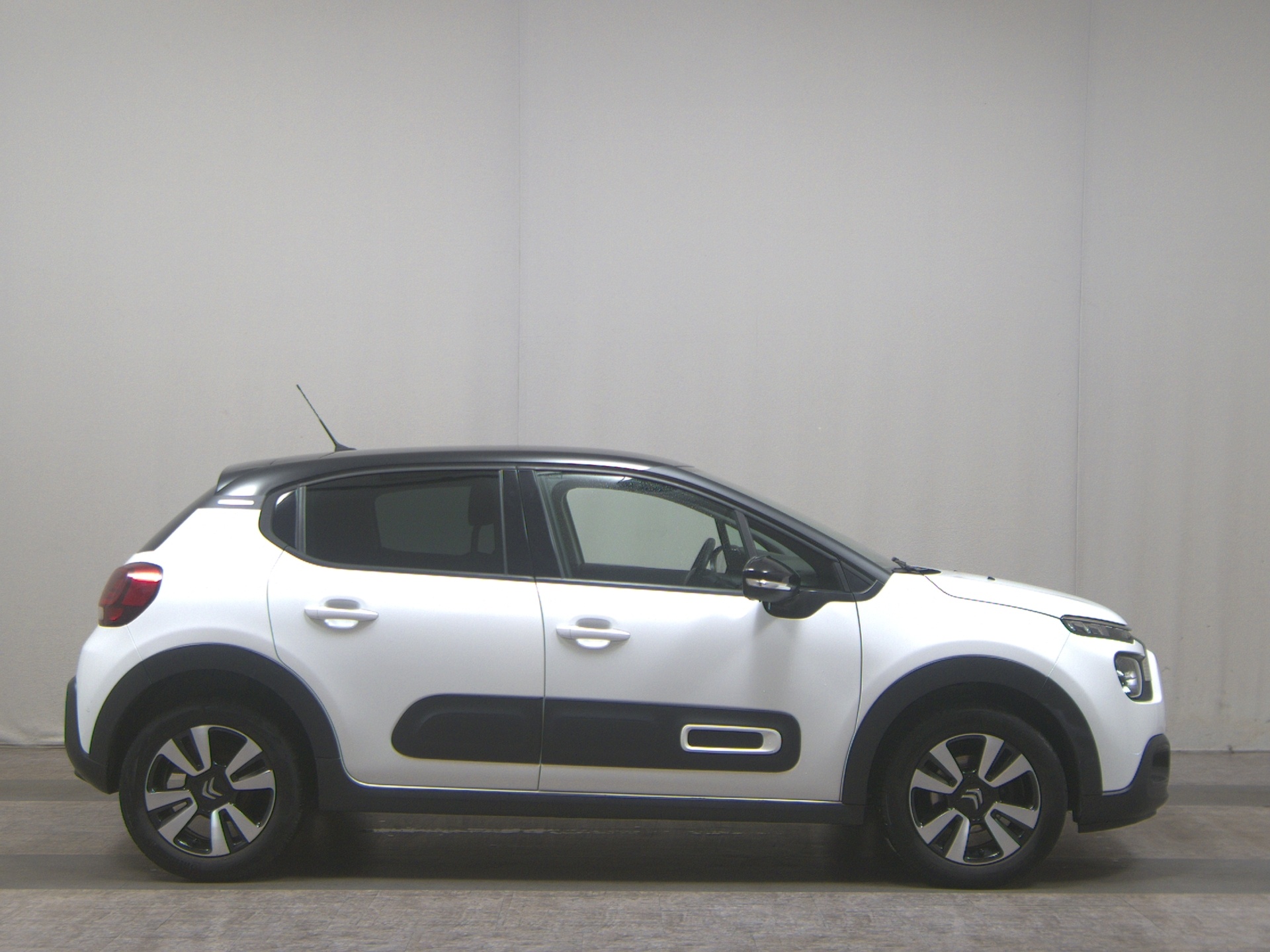 Citroën C3 1.2 PureTech Shine SHZ LED DAB