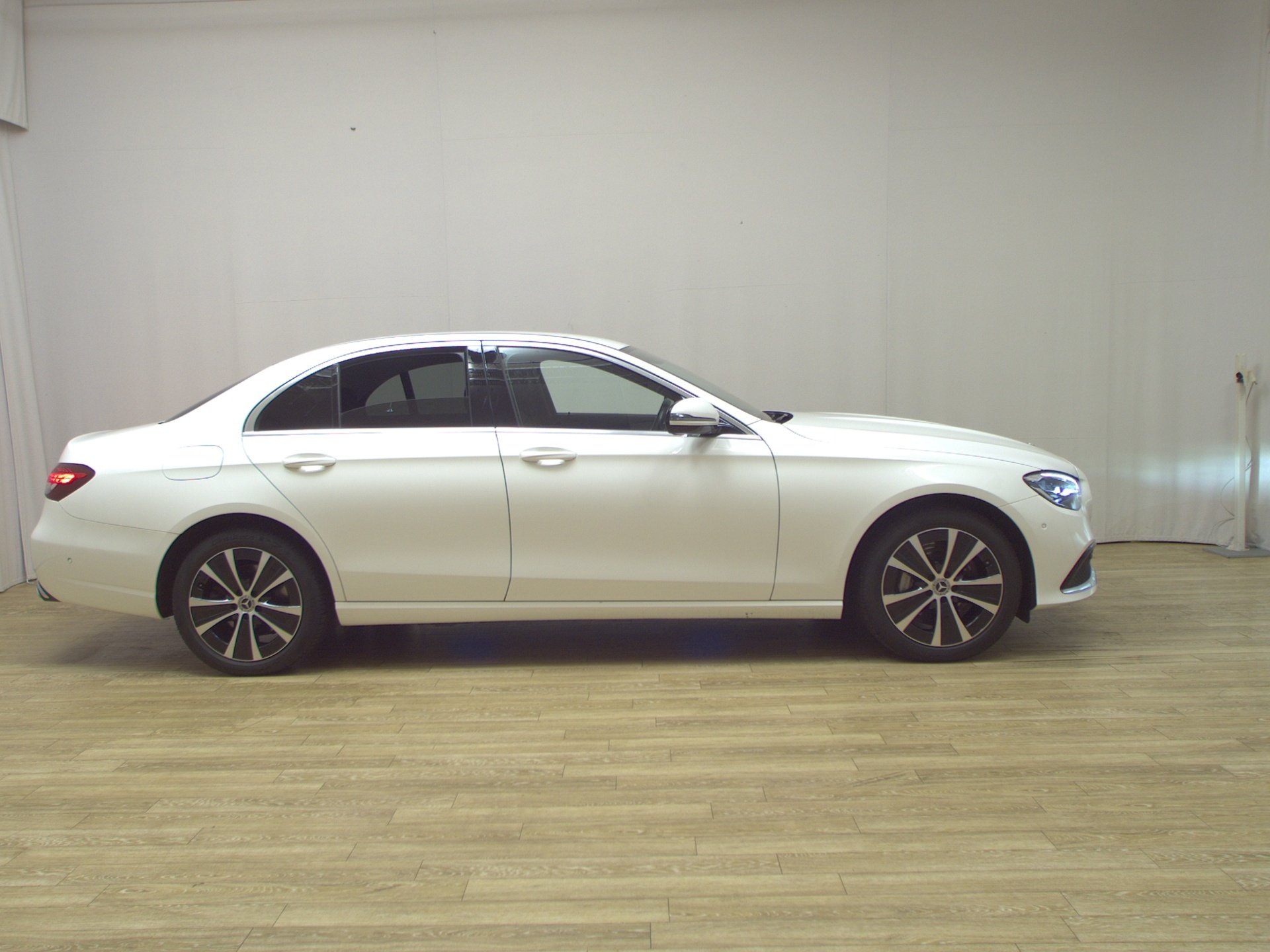 Mercedes-Benz E 300 e Avantgarde Navi LED Widescreen RFK