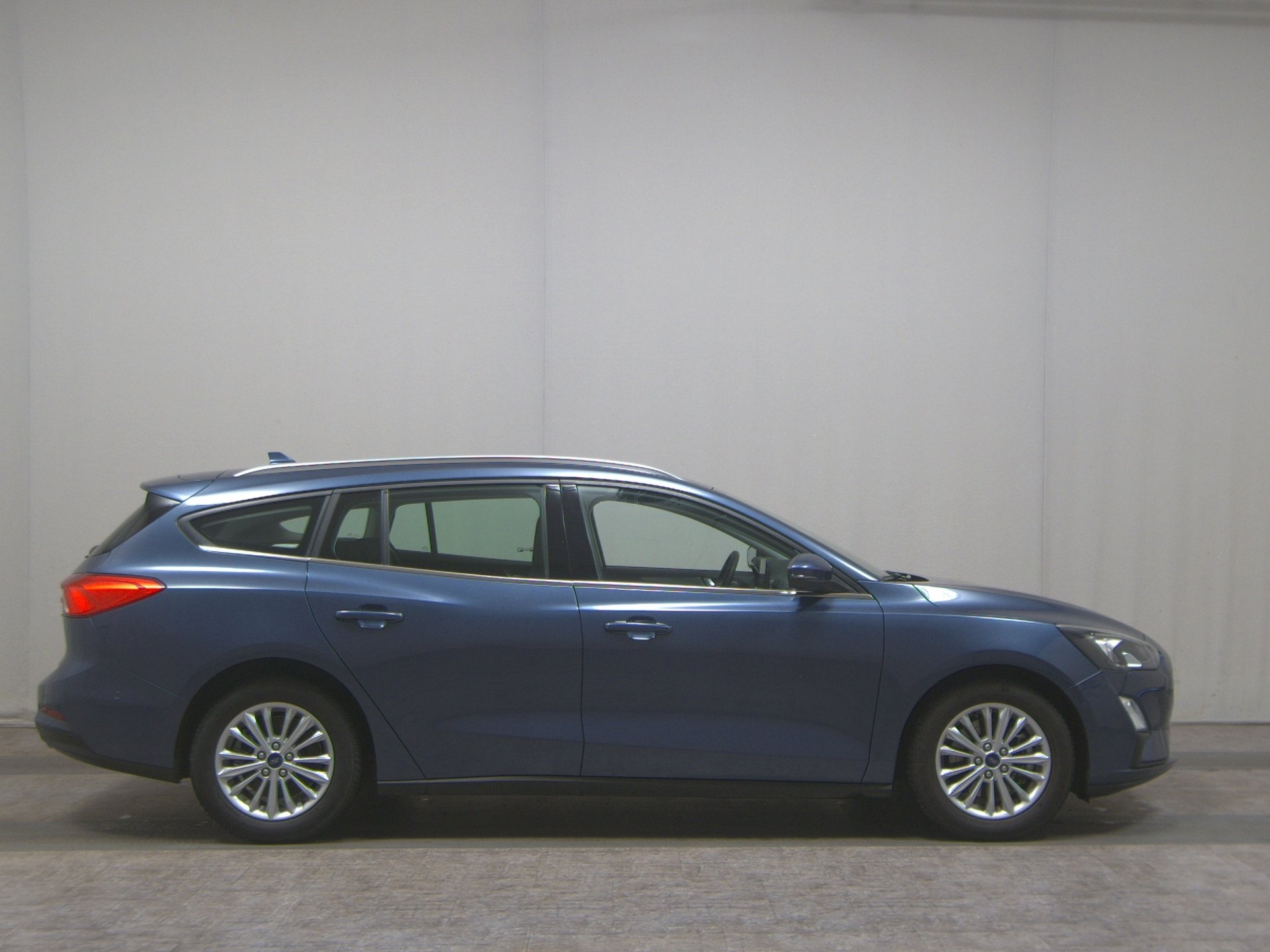 Ford Focus Turnier 1.0 EB Titanium Navi LED RFK