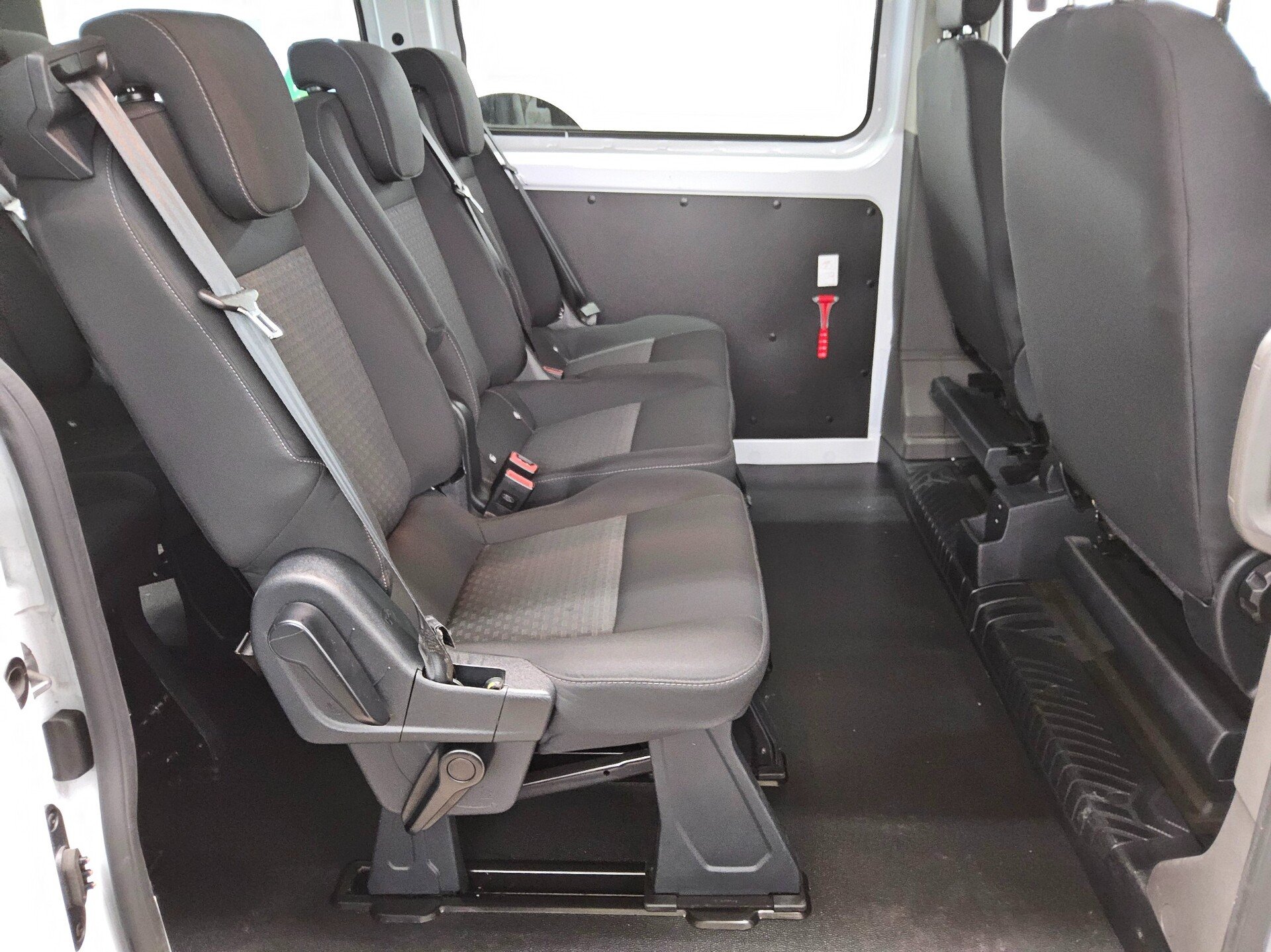 Ford Transit Custom 2.0 EB Trend L1 8-Sitze Navi PDC 13
