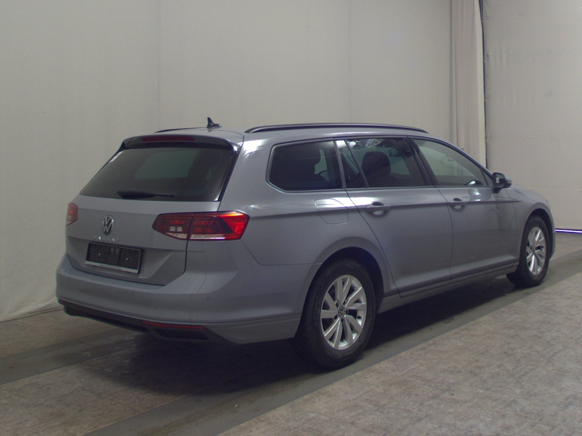 Volkswagen Passat Var. 2.0 TDI Navi LED RfK AHK PDC Shz BT 4