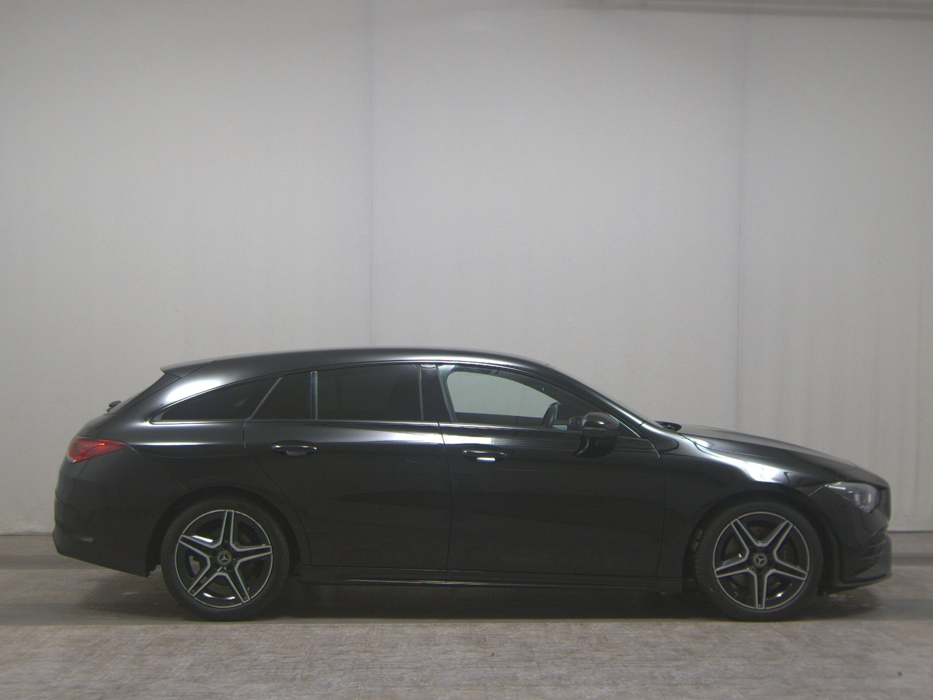 Mercedes-Benz CLA 220 SB d AMG-Line Navi LED Leder AHK 360°