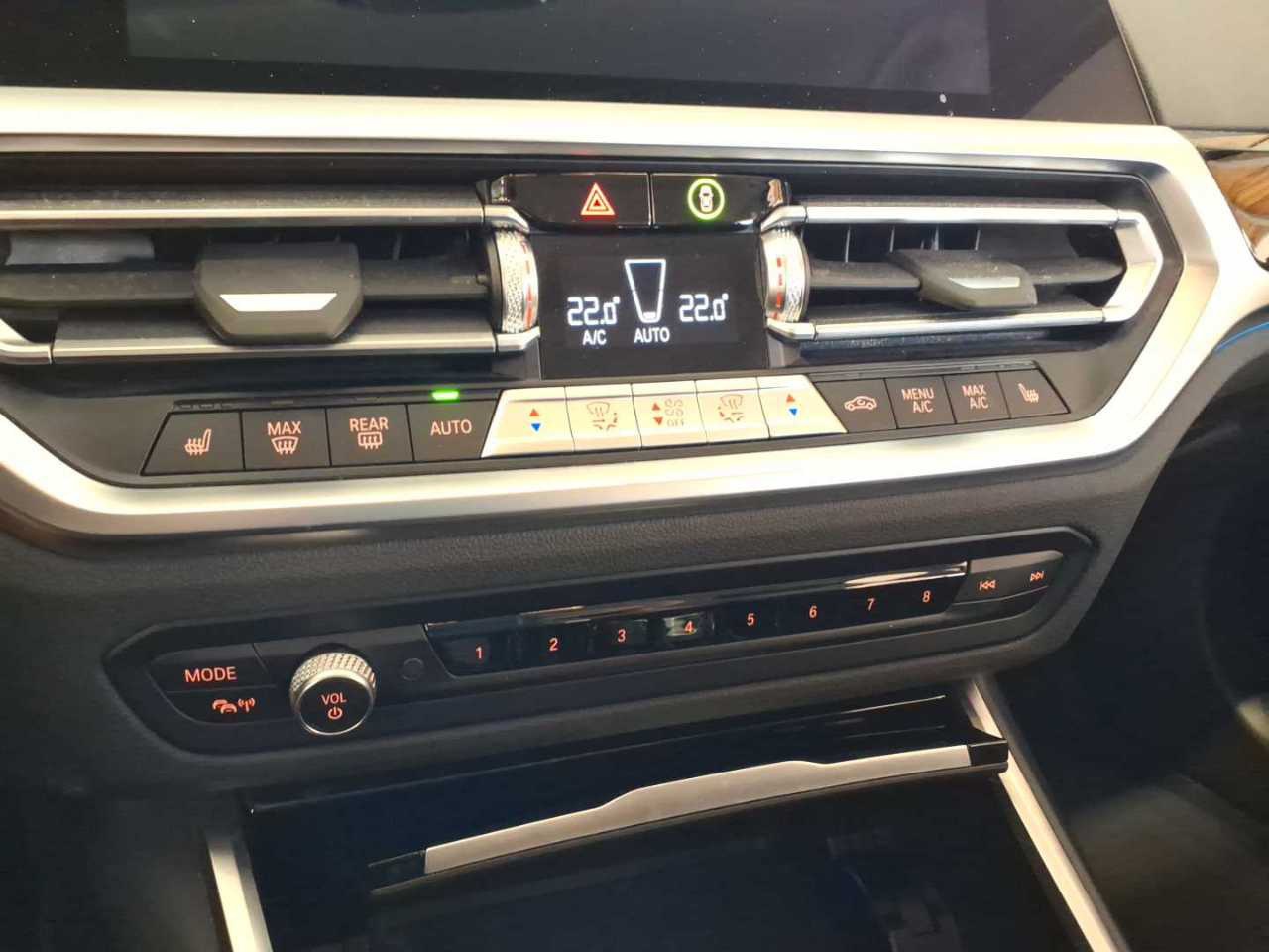 BMW 330e Touring Sport-Line T-LEDER LED LC PROF SHZ 9