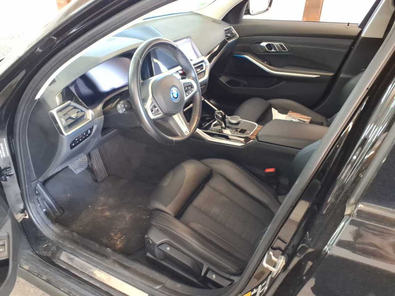 BMW 330e Touring Sport-Line T-LEDER LED LC PROF SHZ 5