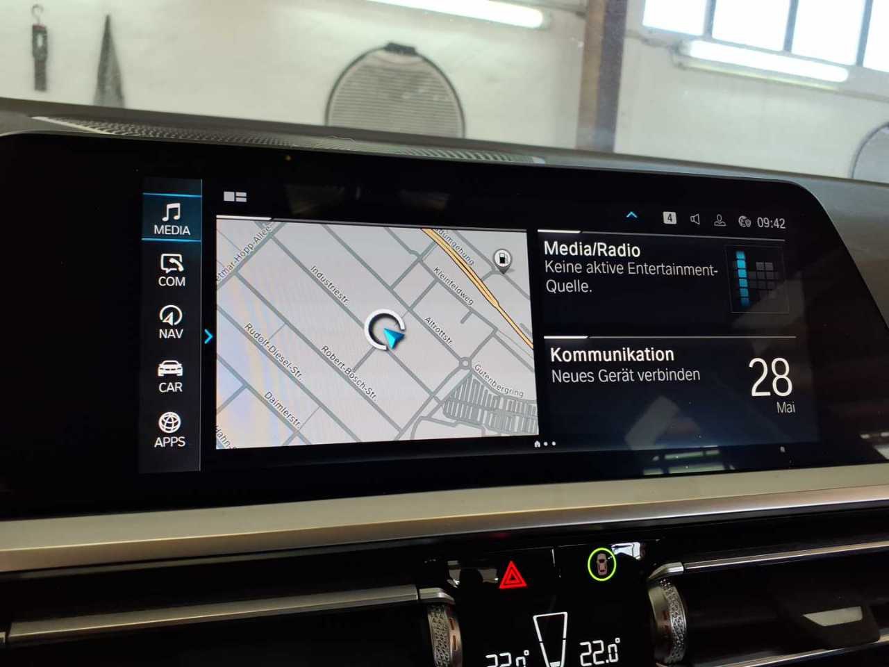 BMW 330e Touring Sport-Line T-LEDER LED LC PROF SHZ 11