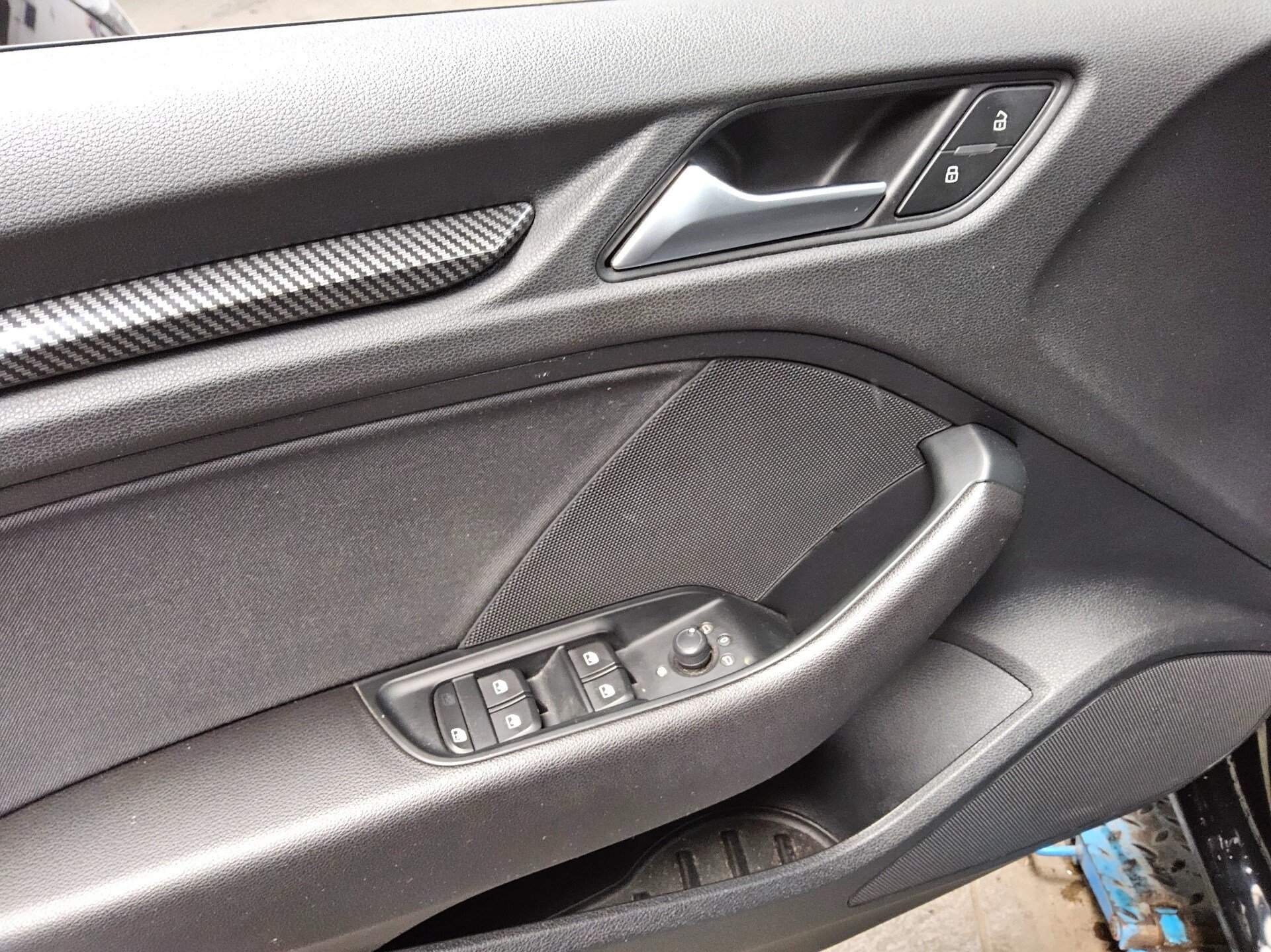 Audi A3 Lim. 30 TFSI Navi Xenon Shz PDC Tempomat MMI 8