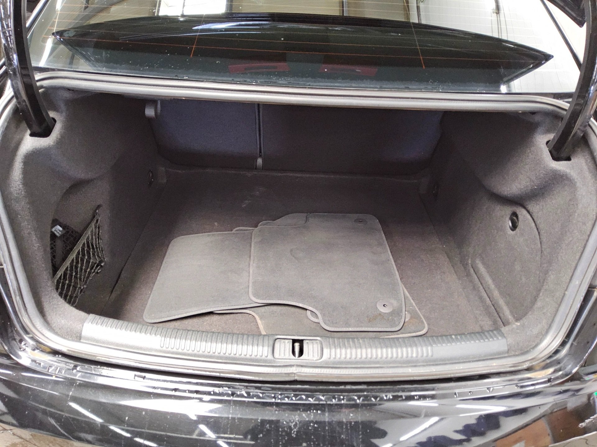 Audi A3 Lim. 30 TFSI Navi Xenon Shz PDC Tempomat MMI 10