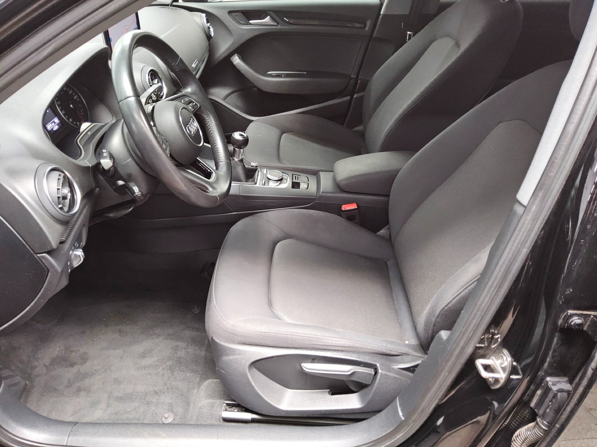 Audi A3 Lim. 30 TFSI Navi Xenon Shz PDC Tempomat MMI 11