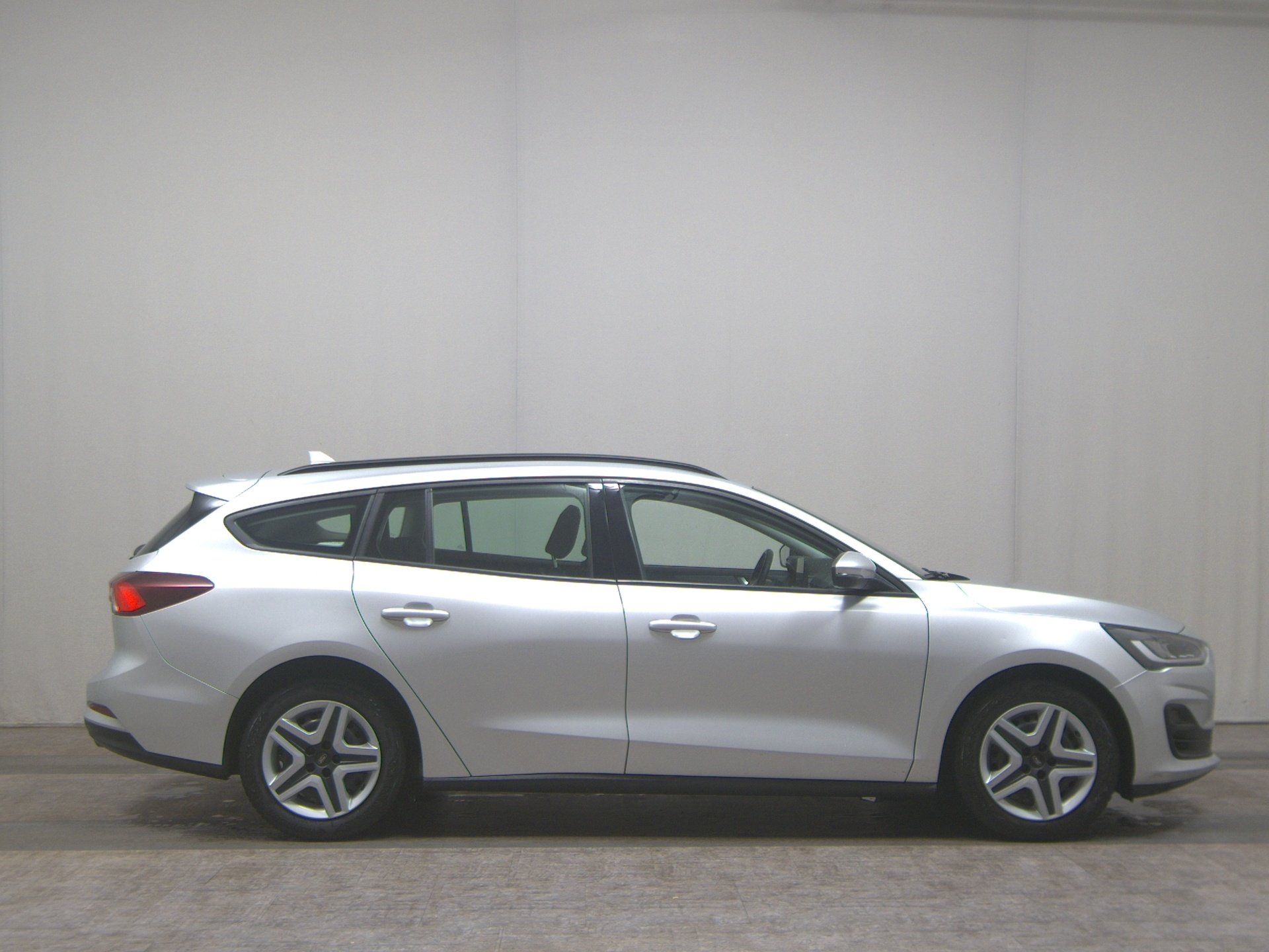 Ford Focus Turnier 1.5 EB Cool&Connect Navi LED StHzg. AHK RFK