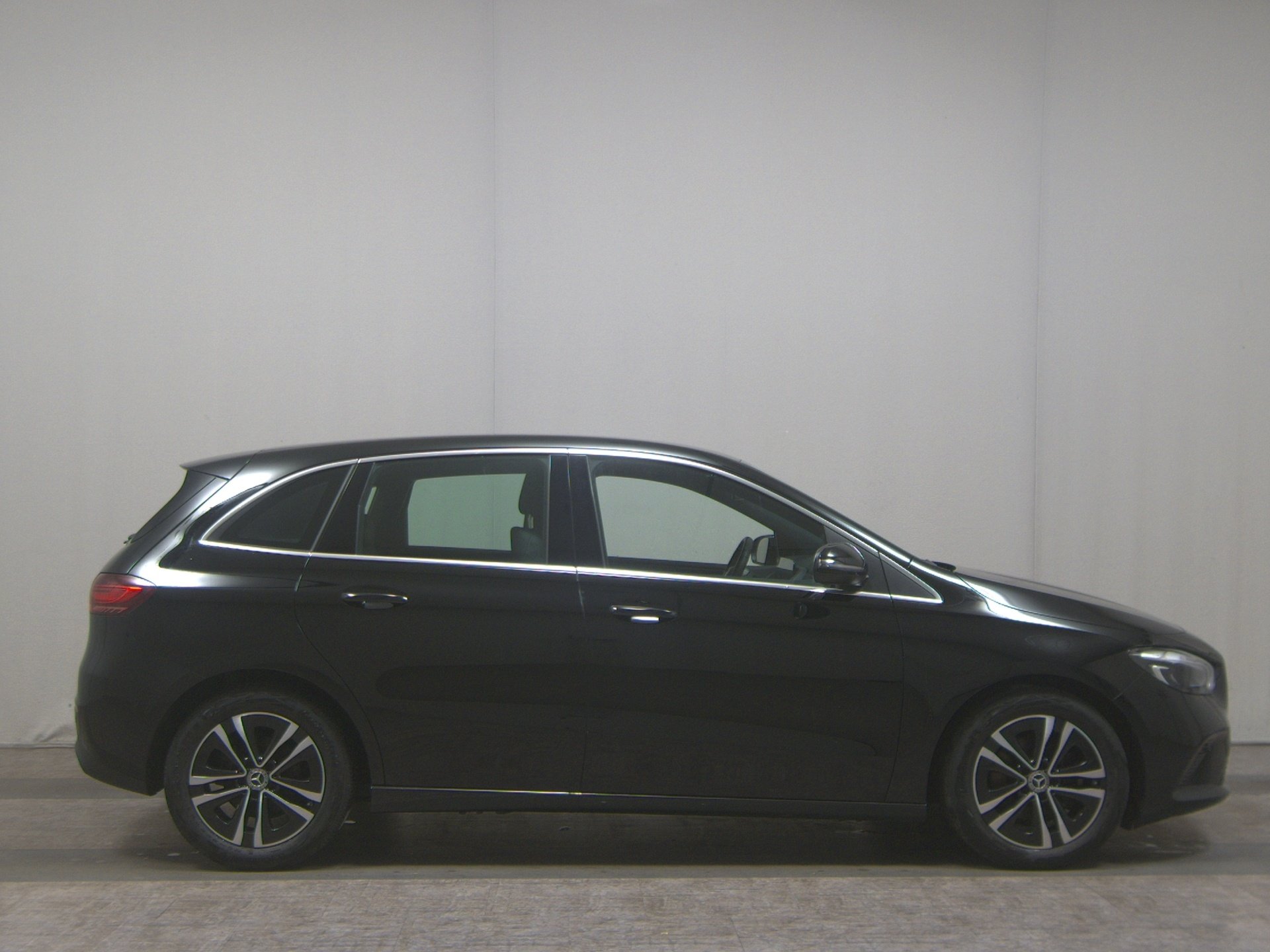 Mercedes-Benz B 180 d Progressive Navi LED MBUX RFK SHZ