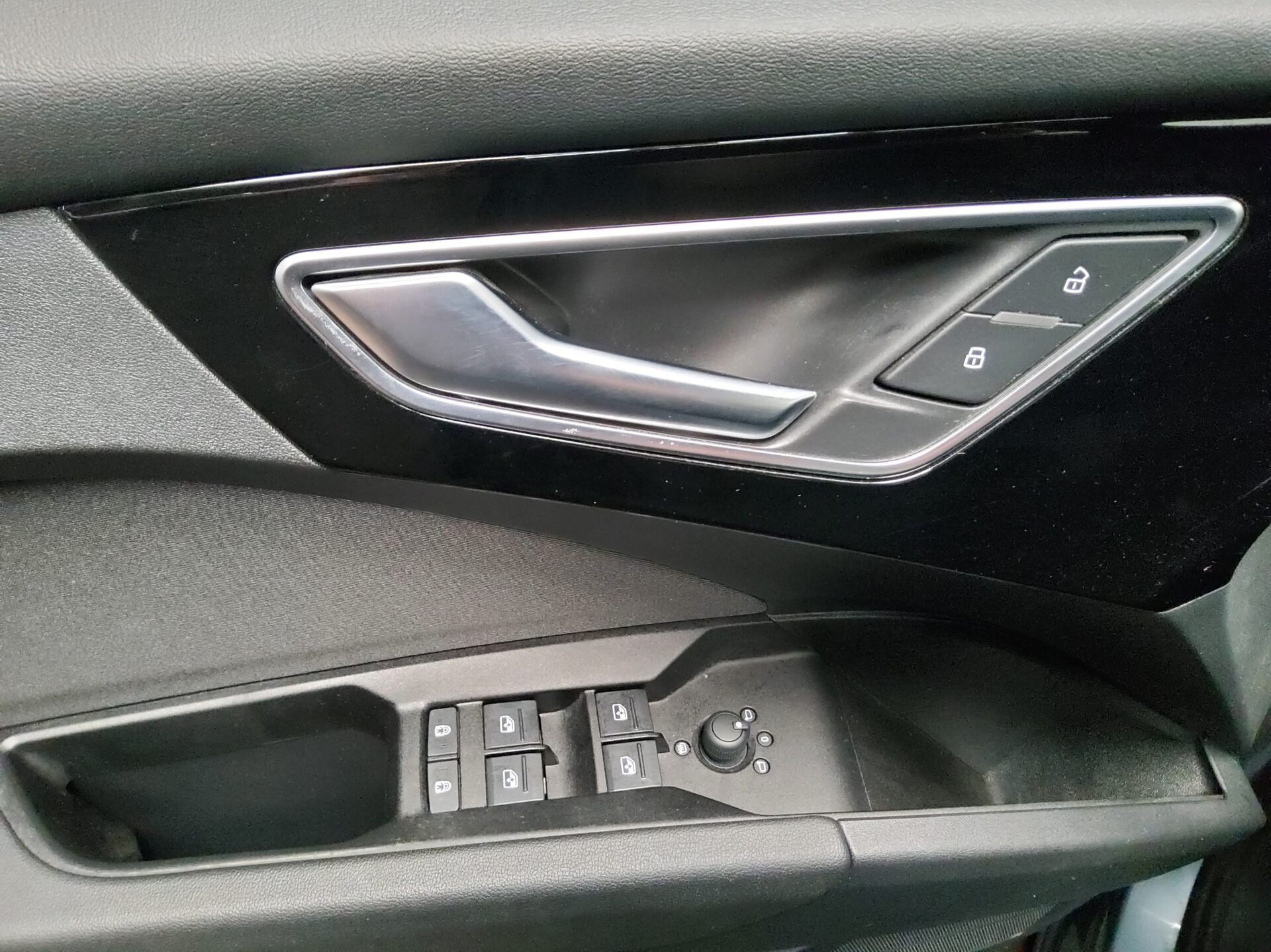 Audi Q4 e-tron 40 Navi+ LED virtual ACC PDC 10