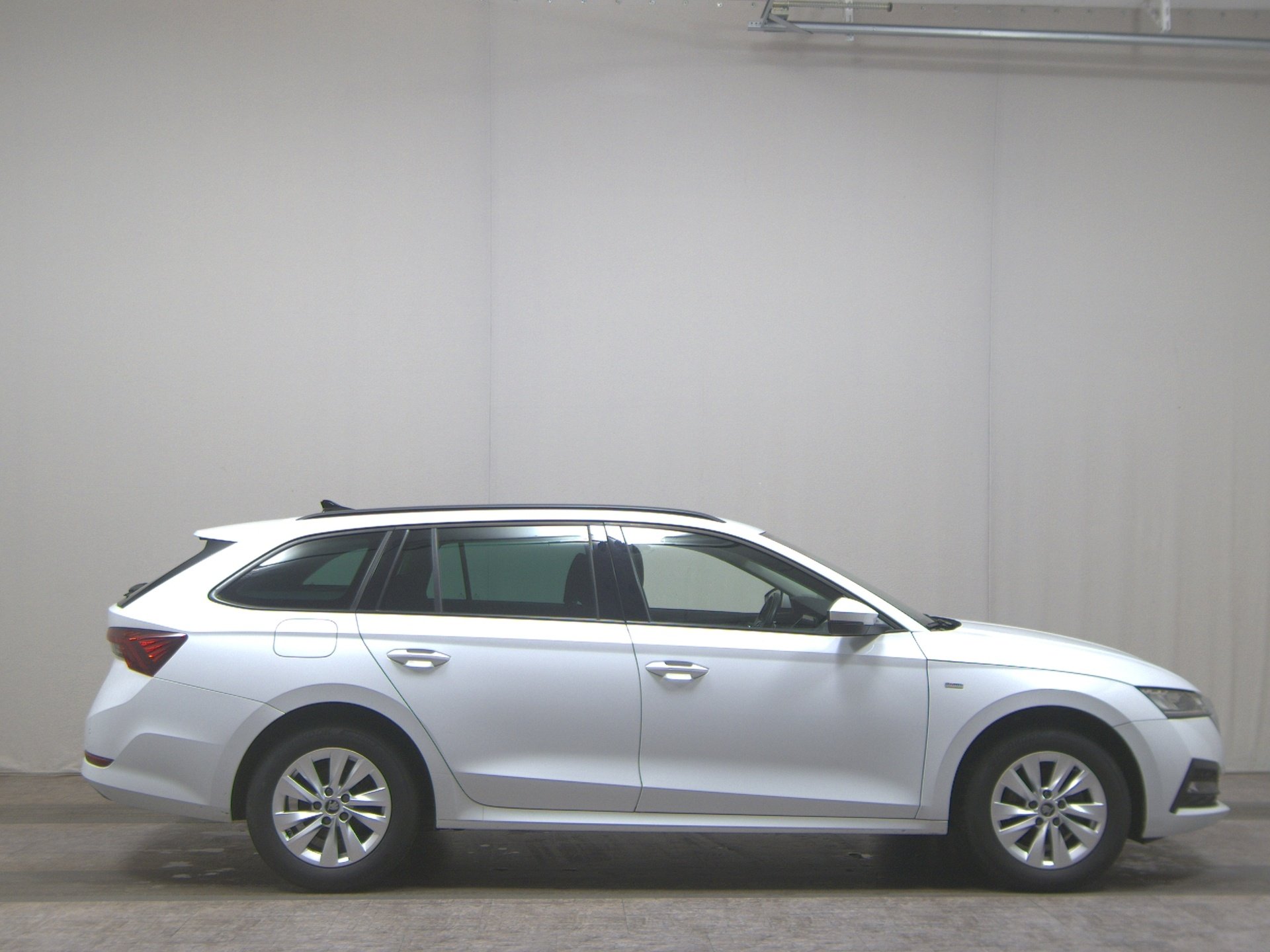Skoda Octavia Kombi 2.0 TDI Tour Navi LED vc ACC