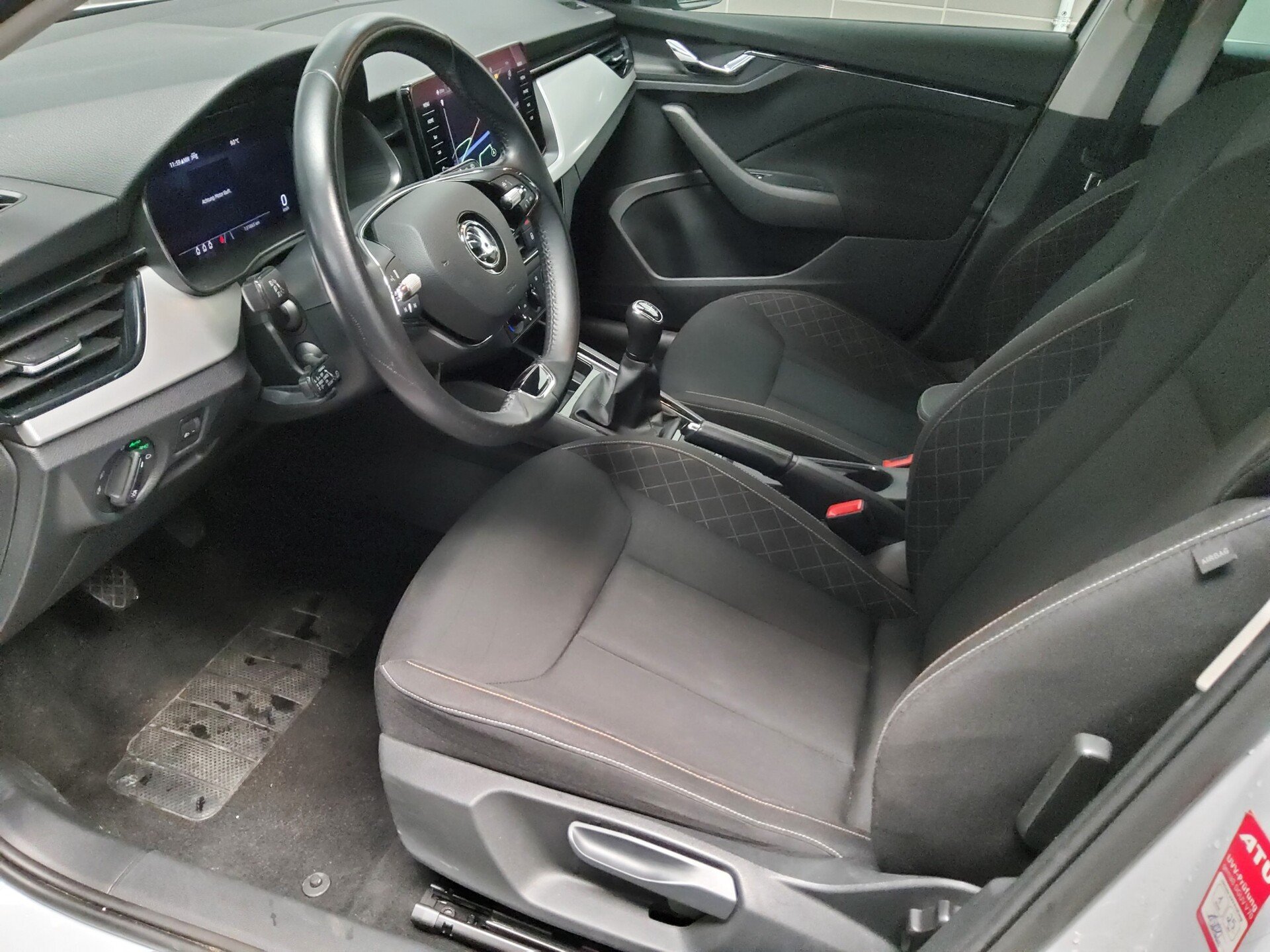 Skoda Scala 1.0 TSI Ambition Navi LED vc ACC PDC Shz 9