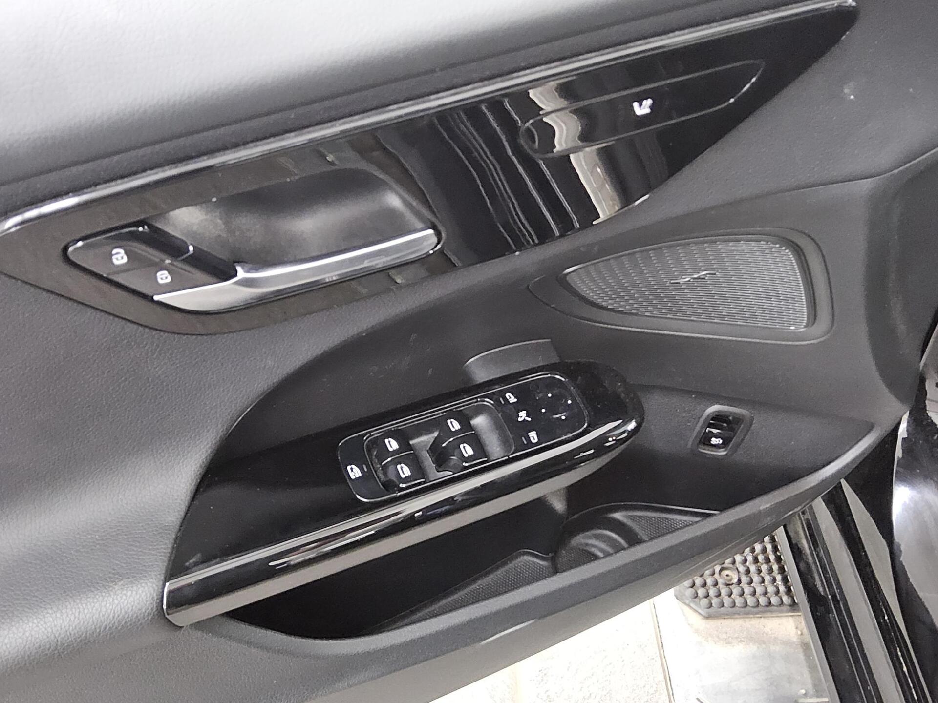Mercedes-Benz C 200 T d Avantgarde Navi LED Shz AHK PDC 9